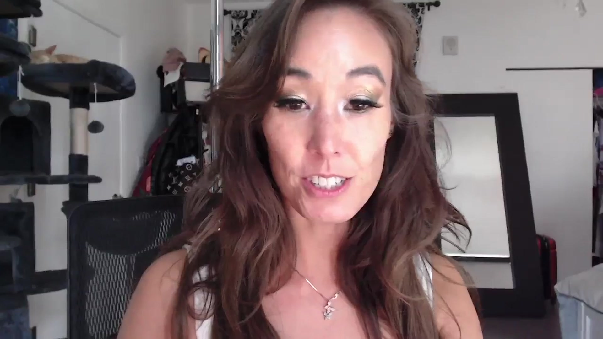 Gallery image thumbnail from Christy_Love's myfreecams stream on, 12/27/2023, 23:08 image 2 of 20