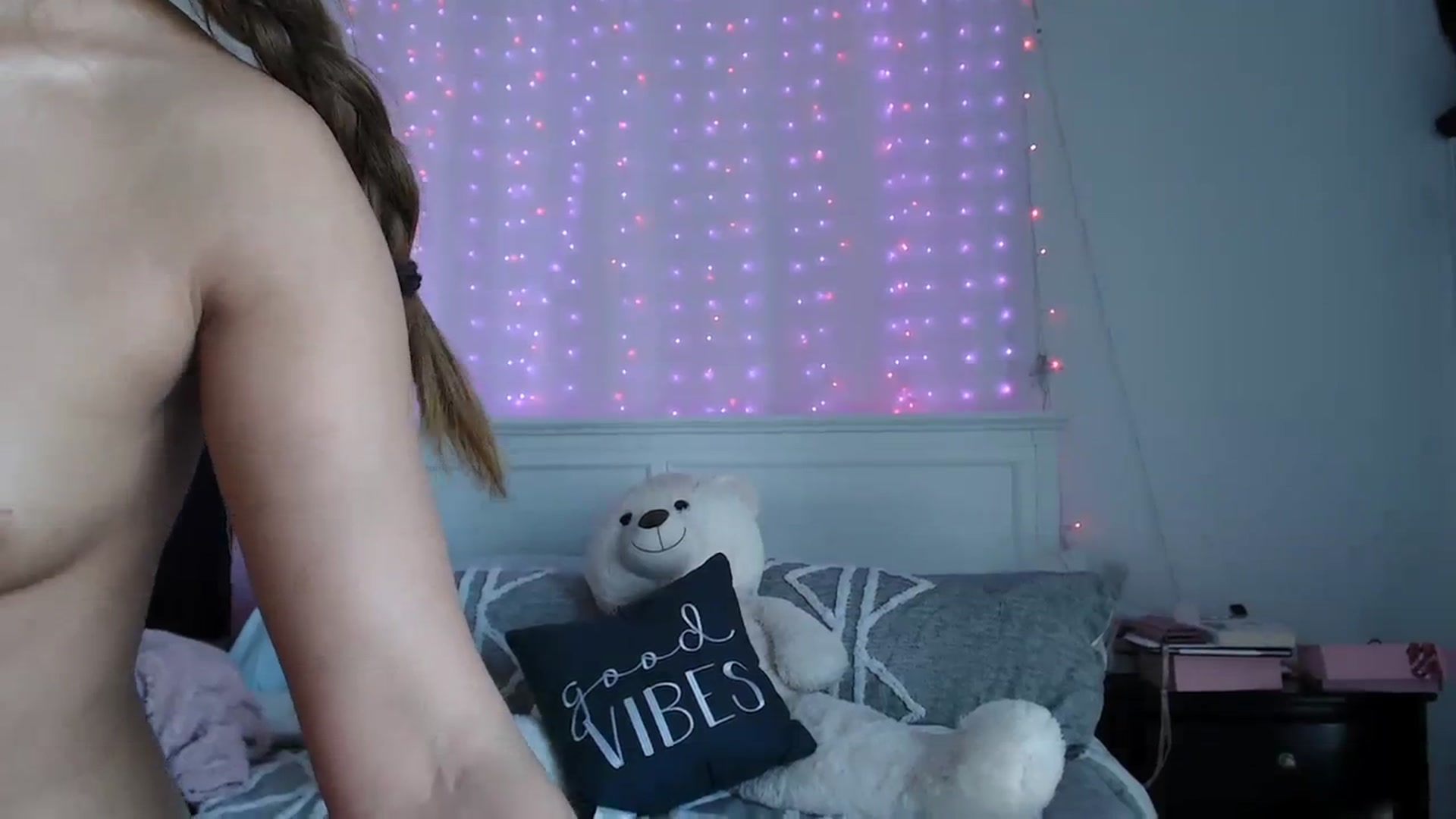 Gallery image thumbnail from Christy_Love's myfreecams stream on, 02/19/2024, 23:02 image 8 of 20
