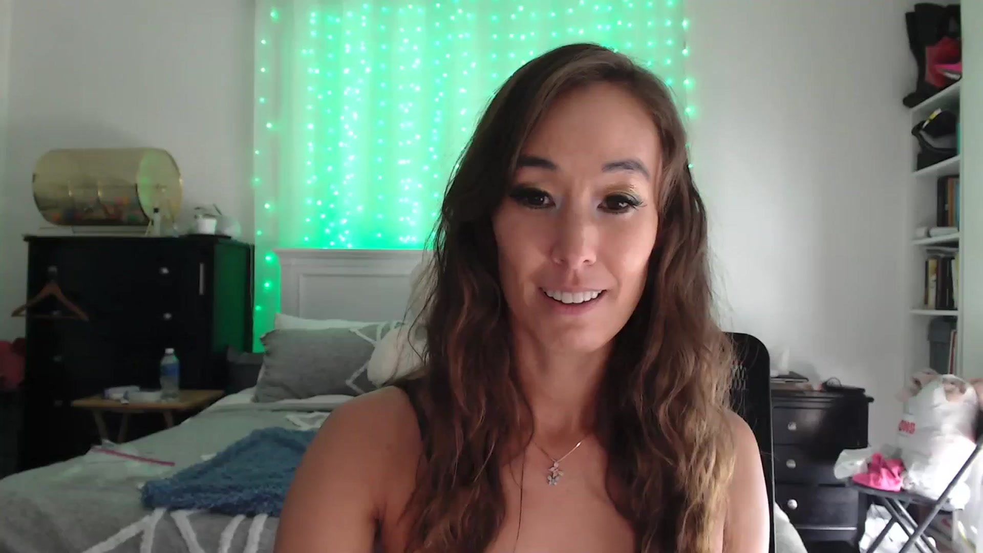 Gallery image thumbnail from Christy_Love's myfreecams stream on, 03/11/2024, 20:40 image 3 of 20