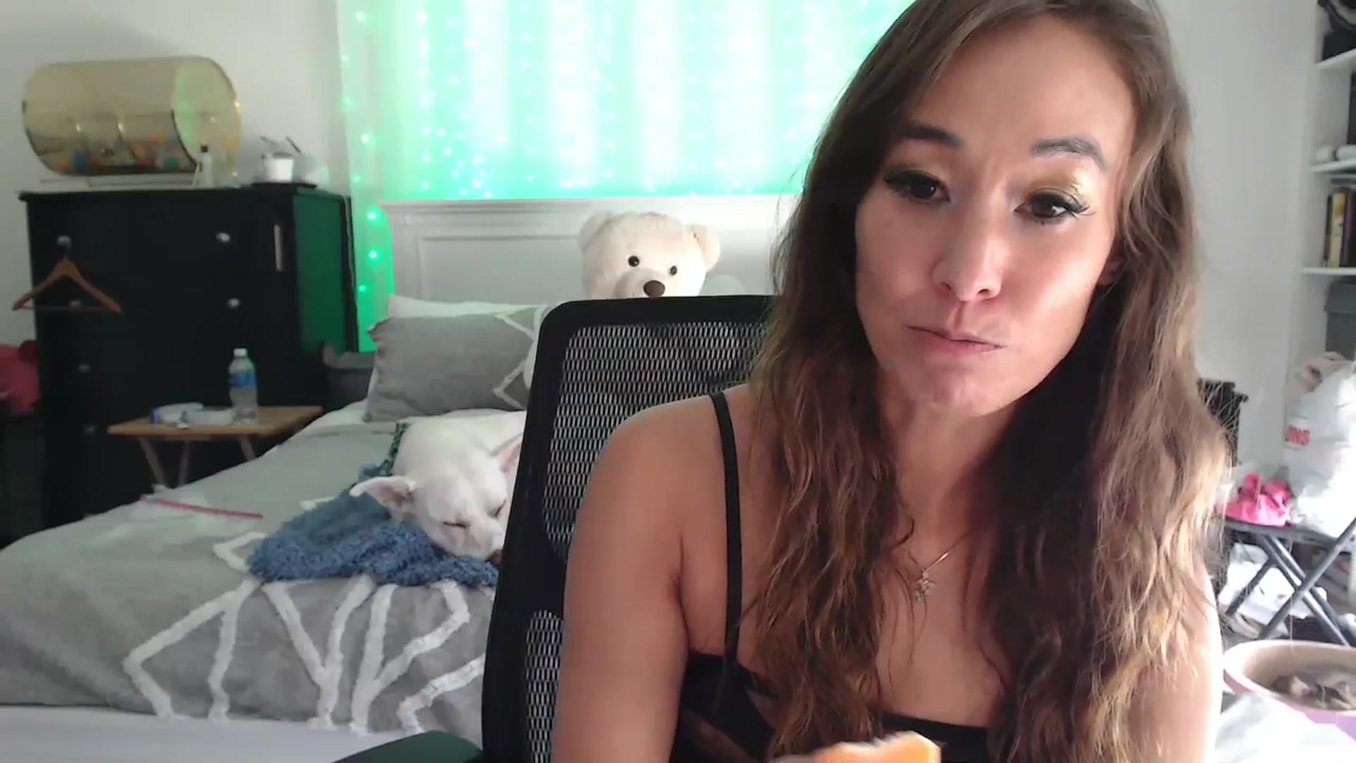Gallery image thumbnail from Christy_Love's myfreecams stream on, 03/11/2024, 20:40 image 16 of 20