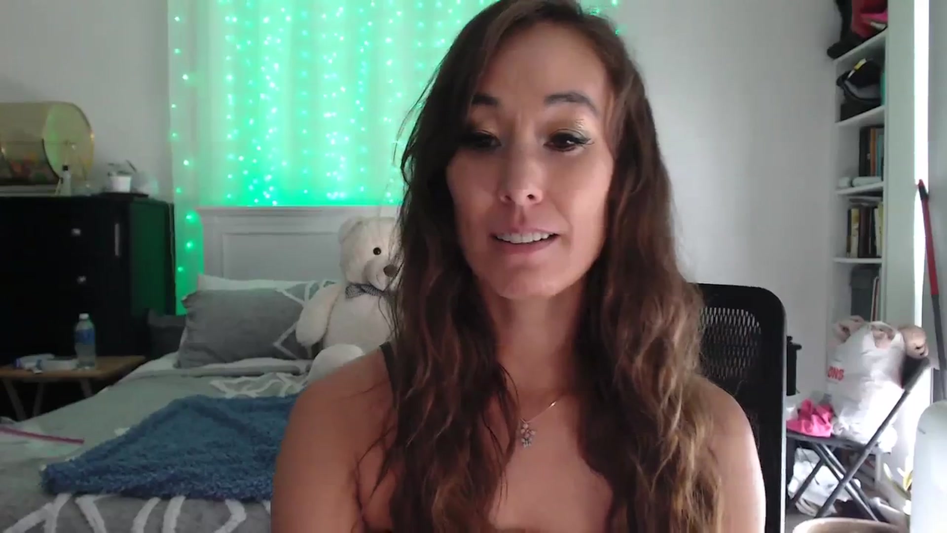 Gallery image thumbnail from Christy_Love's myfreecams stream on, 03/11/2024, 20:40 image 8 of 20