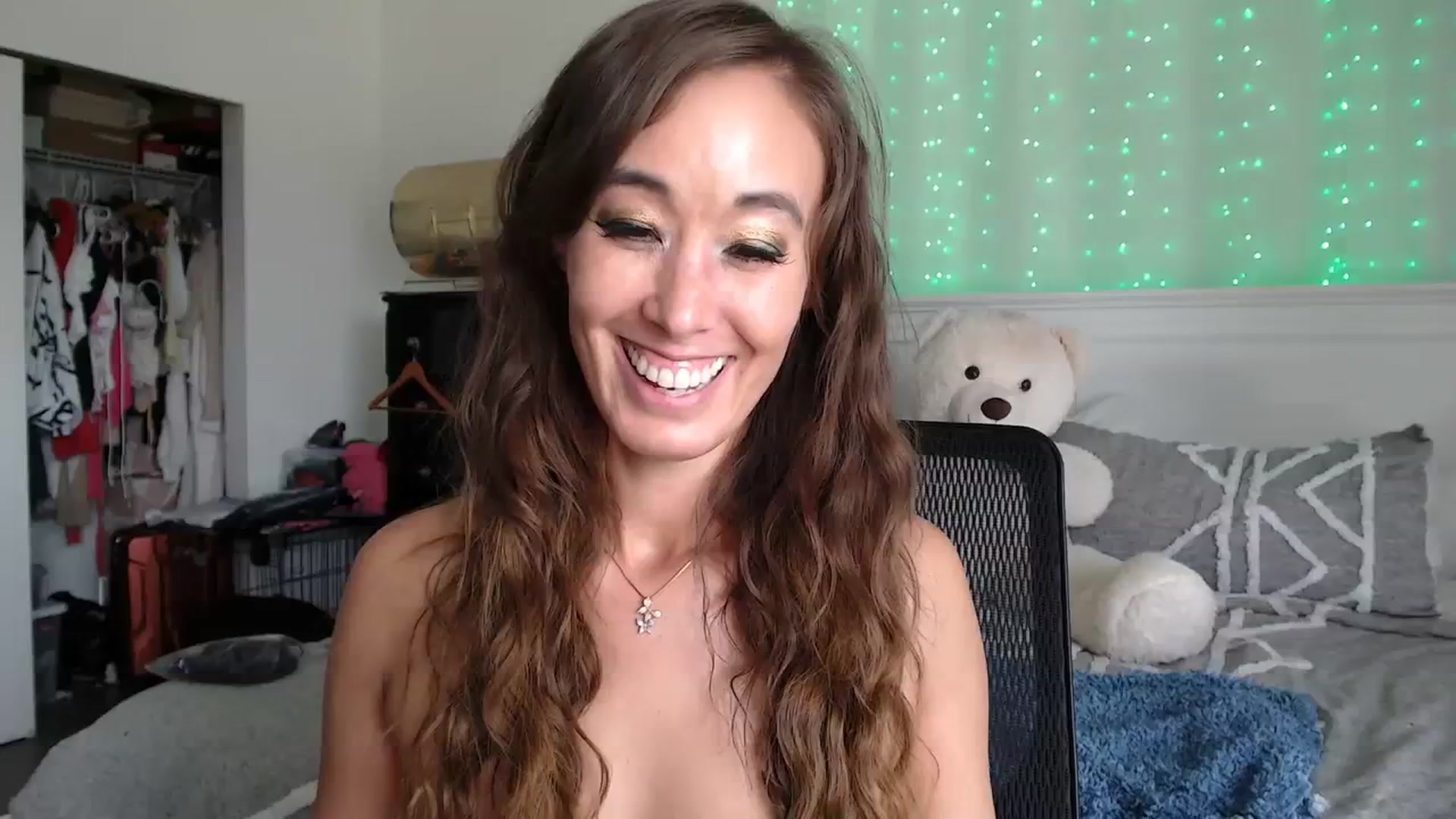 Gallery image thumbnail from Christy_Love's myfreecams stream on, 03/11/2024, 21:25 image 14 of 20