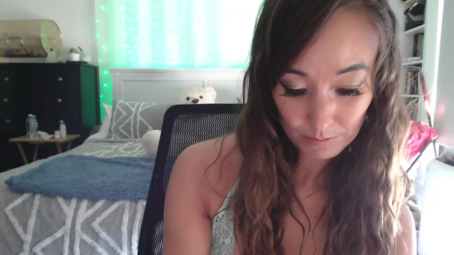 Gallery image thumbnail from Christy_Love's myfreecams stream on, 03/17/2024, 19:45 image 11 of 20