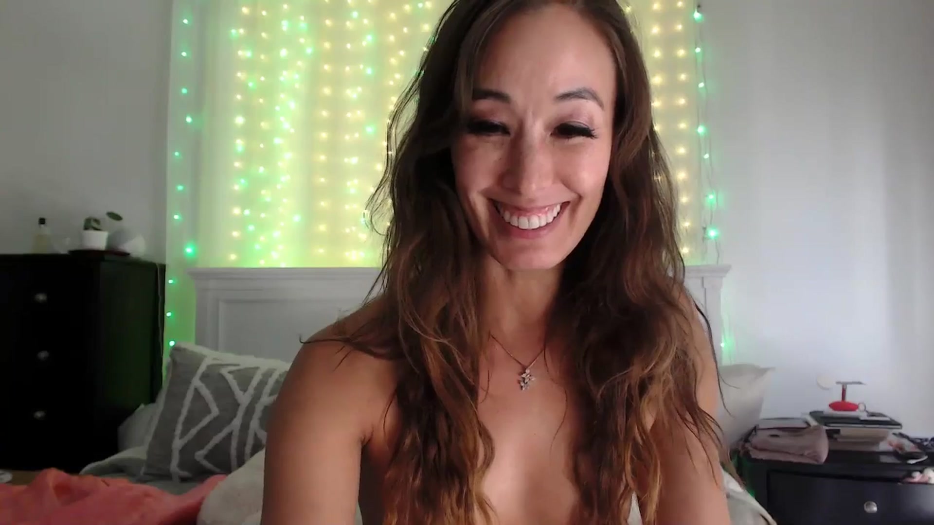 Gallery image thumbnail from Christy_Love's myfreecams stream on, 04/25/2024, 23:06 image 19 of 20