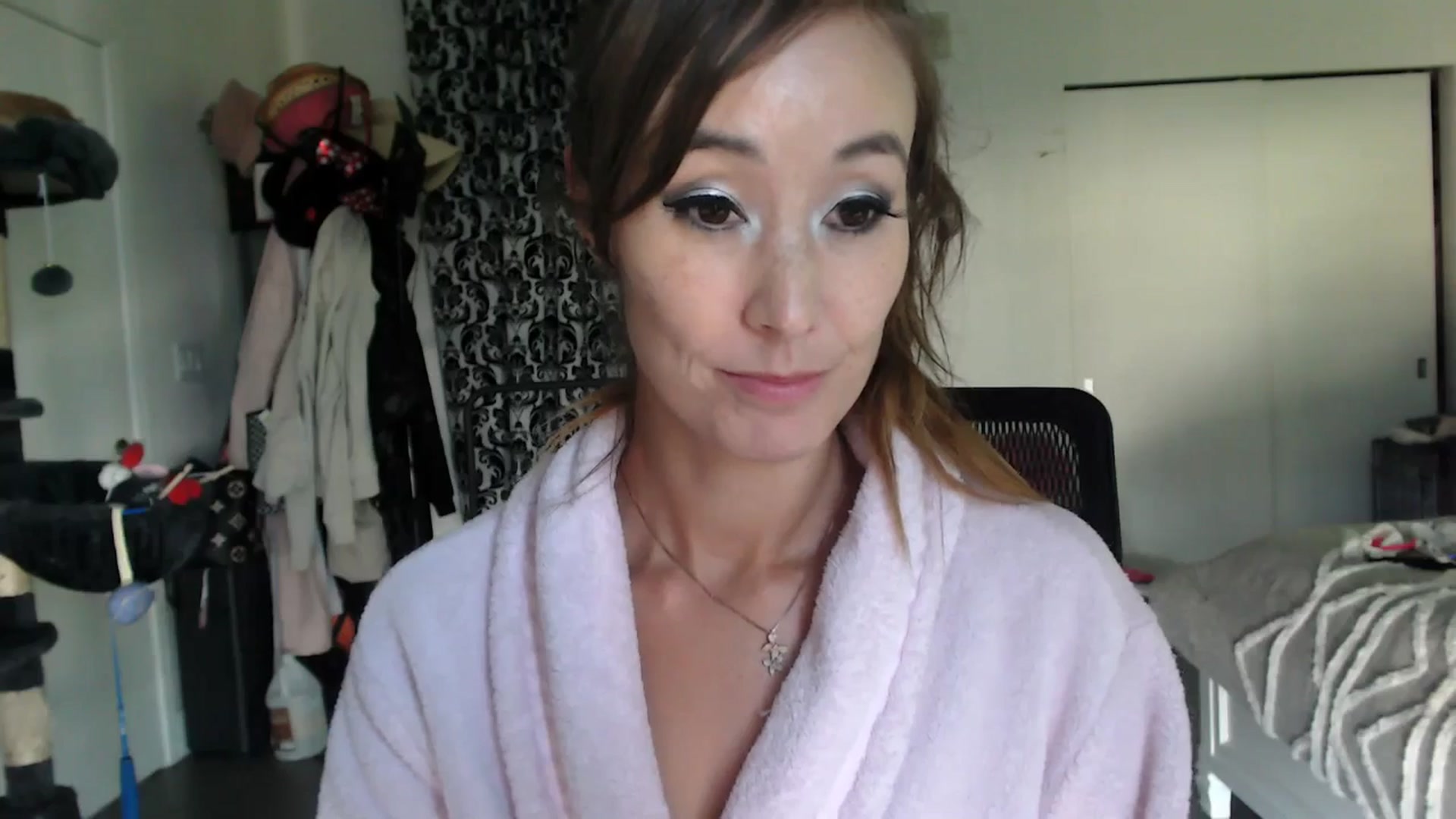 Gallery image thumbnail from Christy_Love's myfreecams stream on, 04/29/2024, 01:03 image 7 of 20