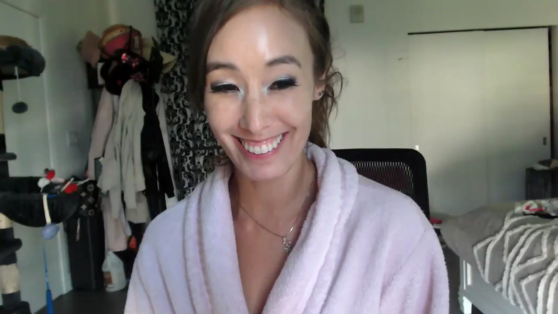 Gallery image thumbnail from Christy_Love's myfreecams stream on, 04/29/2024, 01:03 image 6 of 20