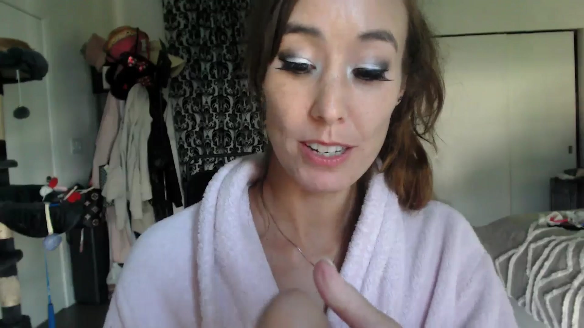 Gallery image thumbnail from Christy_Love's myfreecams stream on, 04/29/2024, 01:03 image 12 of 20
