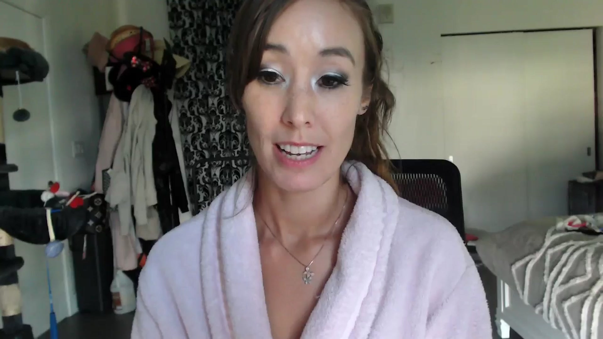Gallery image thumbnail from Christy_Love's myfreecams stream on, 04/29/2024, 01:03 image 10 of 20