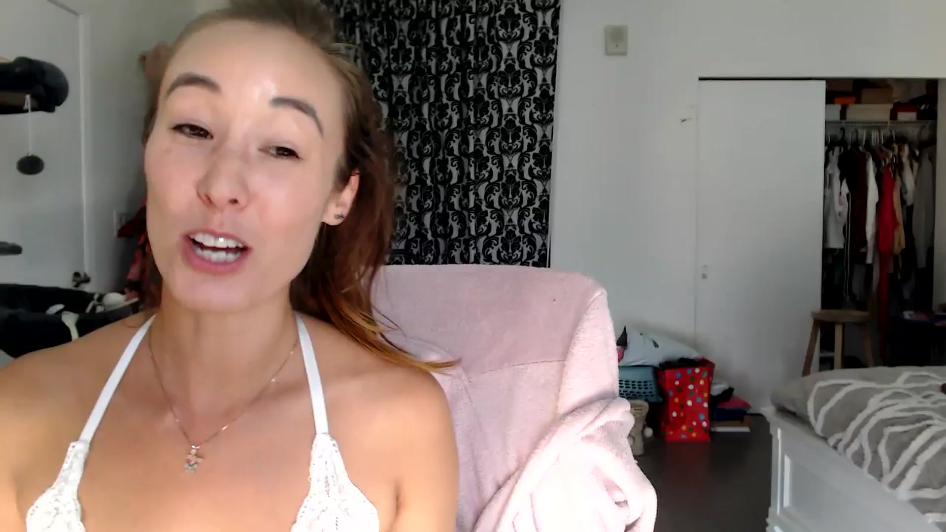 Gallery image thumbnail from Christy_Love's myfreecams stream on, 05/06/2024, 21:37 image 12 of 20