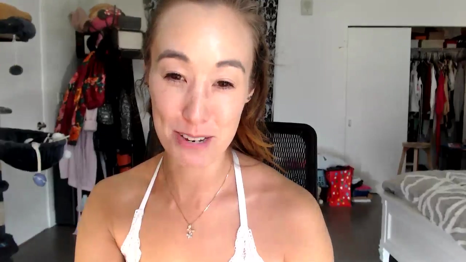 Gallery image thumbnail from Christy_Love's myfreecams stream on, 05/06/2024, 21:37 image 4 of 20