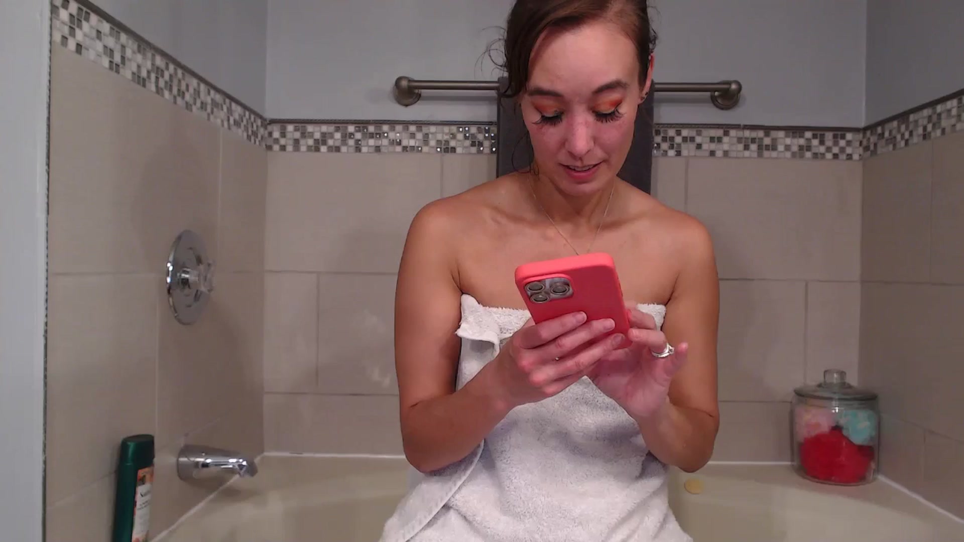 Gallery image thumbnail from Christy_Love's myfreecams stream on, 06/30/2024, 04:19 image 19 of 20