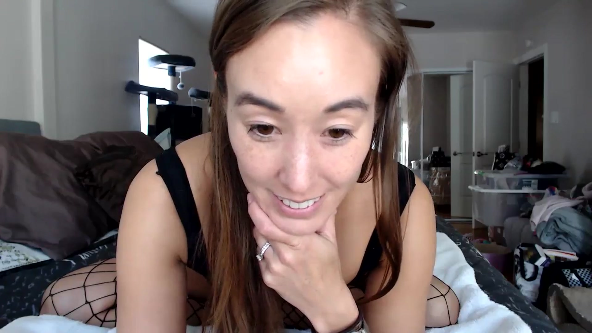 Gallery image thumbnail from Christy_Love's myfreecams stream on, 07/04/2024, 20:04 image 12 of 20