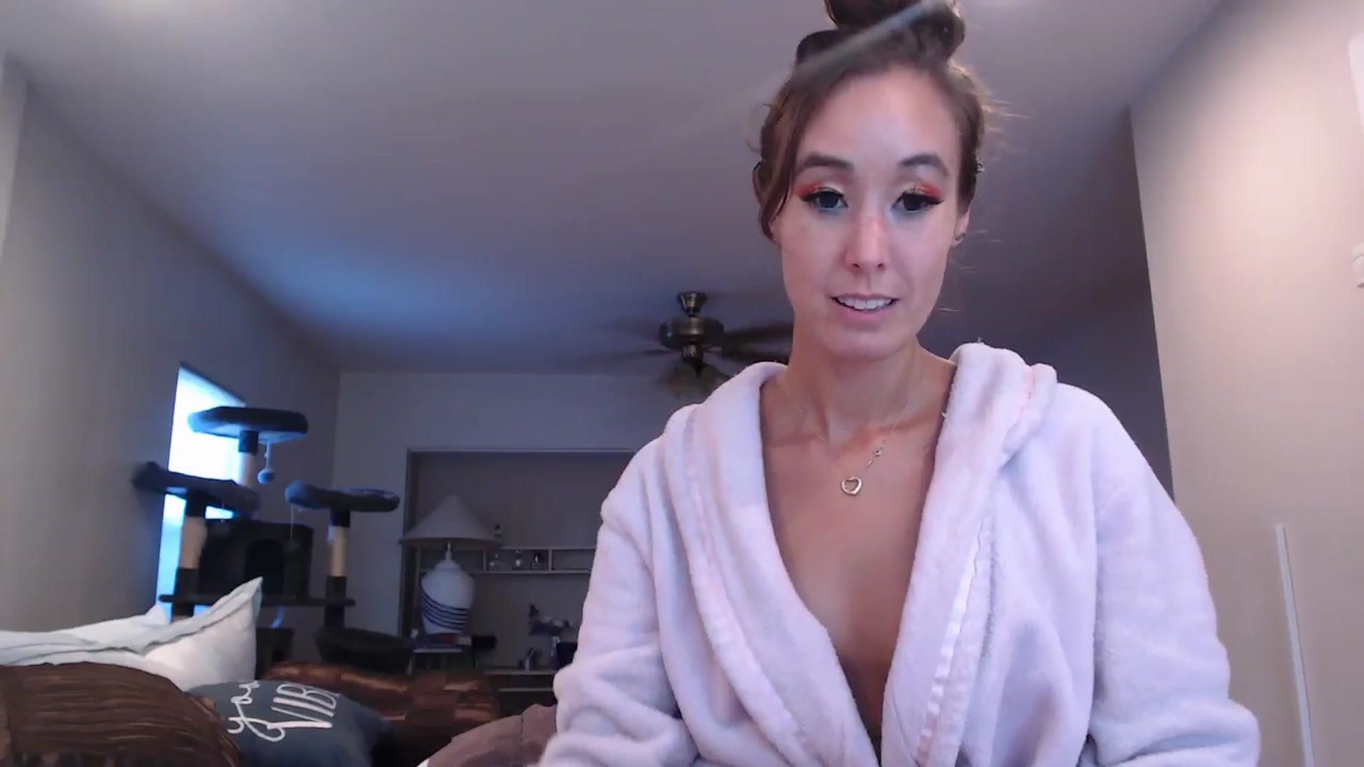 Gallery image thumbnail from Christy_Love's myfreecams stream on, 07/05/2024, 01:34 image 4 of 20