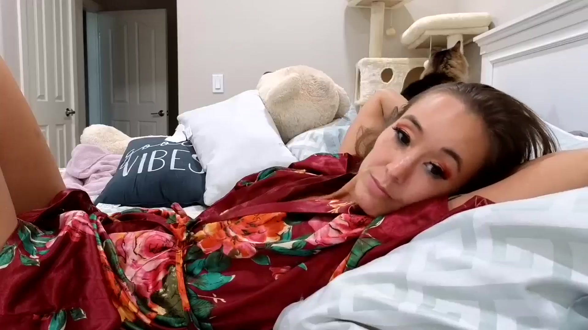 Gallery image thumbnail from Christy_Love's myfreecams stream on, 08/12/2024, 02:42 image 16 of 20