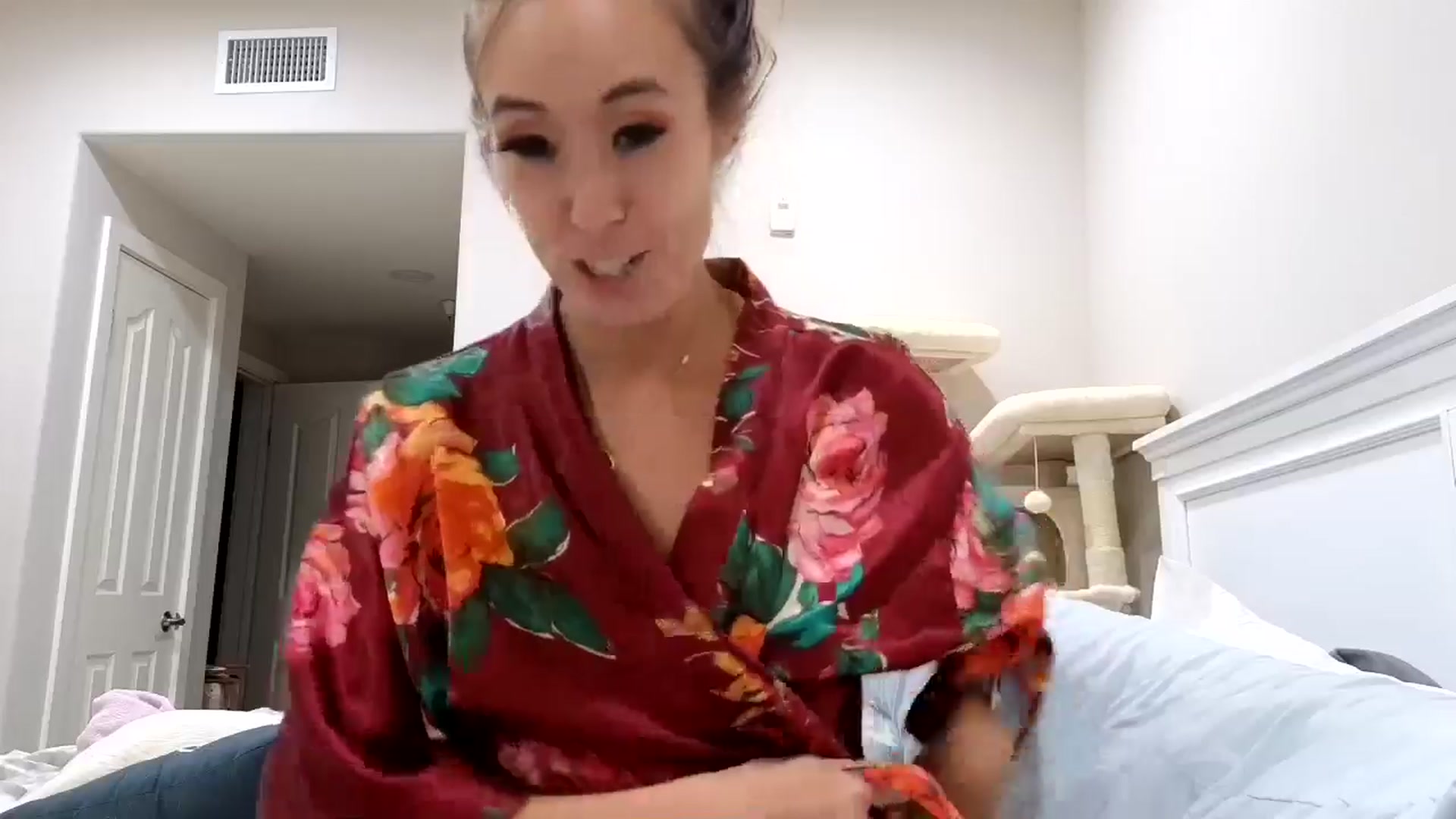 Gallery image thumbnail from Christy_Love's myfreecams stream on, 08/12/2024, 04:06 image 18 of 20