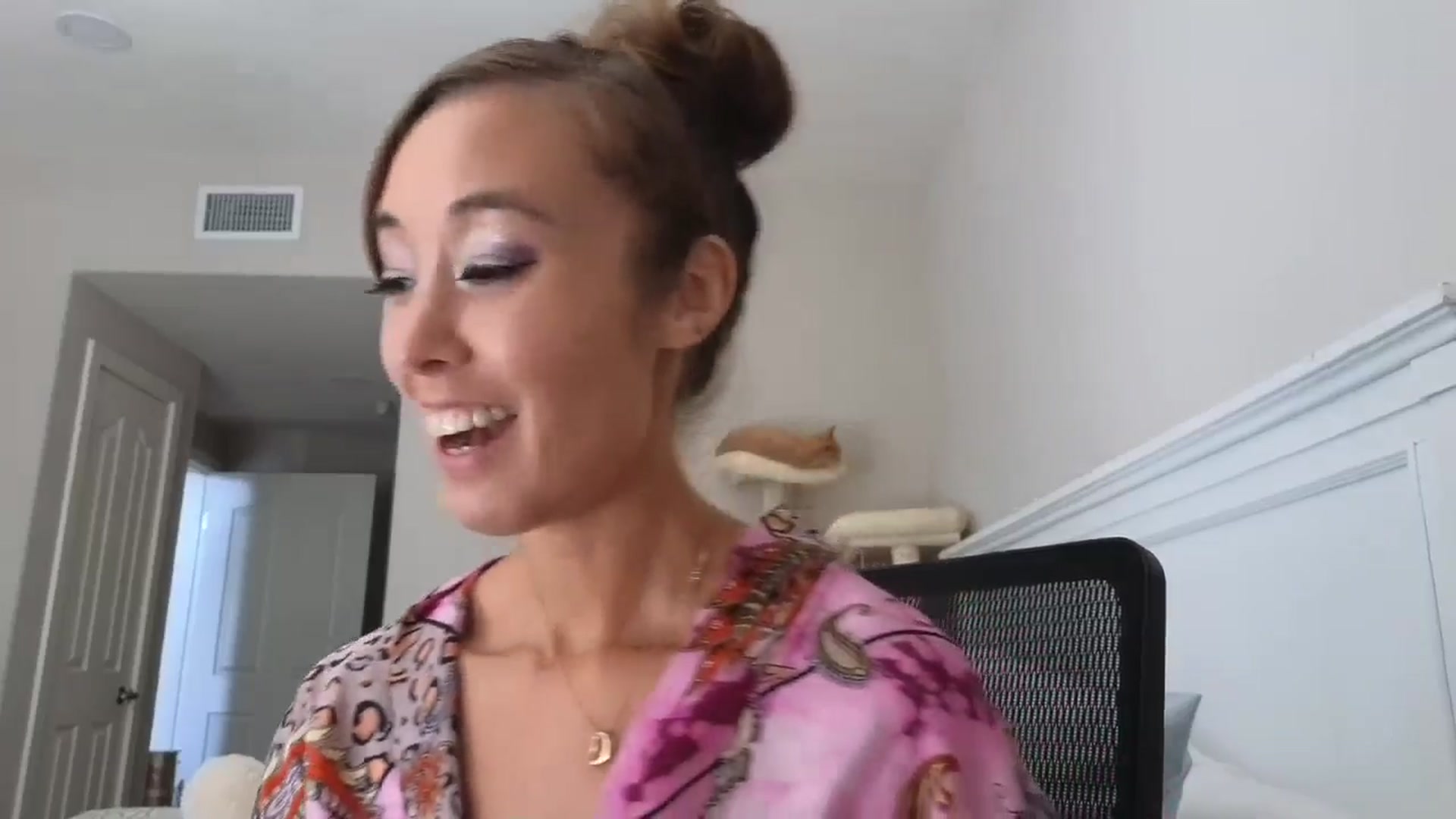 Gallery image thumbnail from Christy_Love's myfreecams stream on, 08/14/2024, 20:17 image 6 of 20