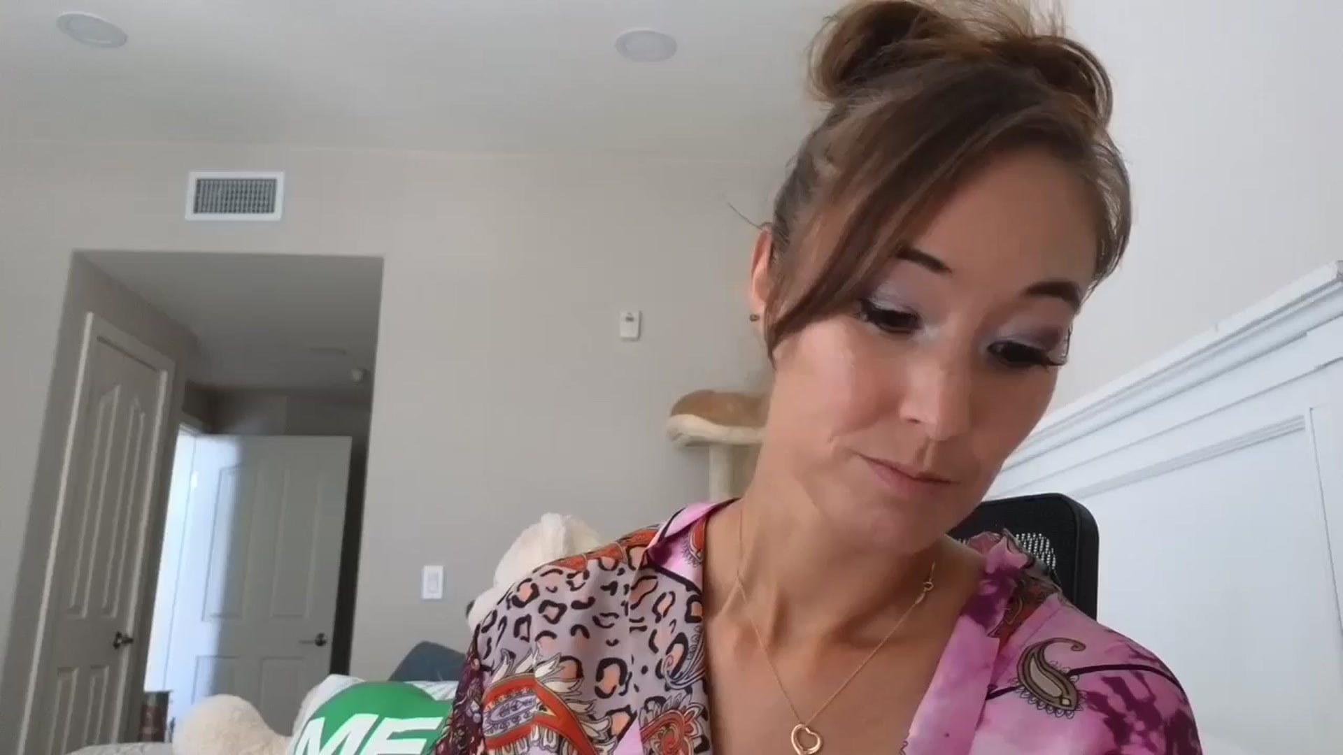 Gallery image thumbnail from Christy_Love's myfreecams stream on, 08/14/2024, 20:17 image 1 of 20