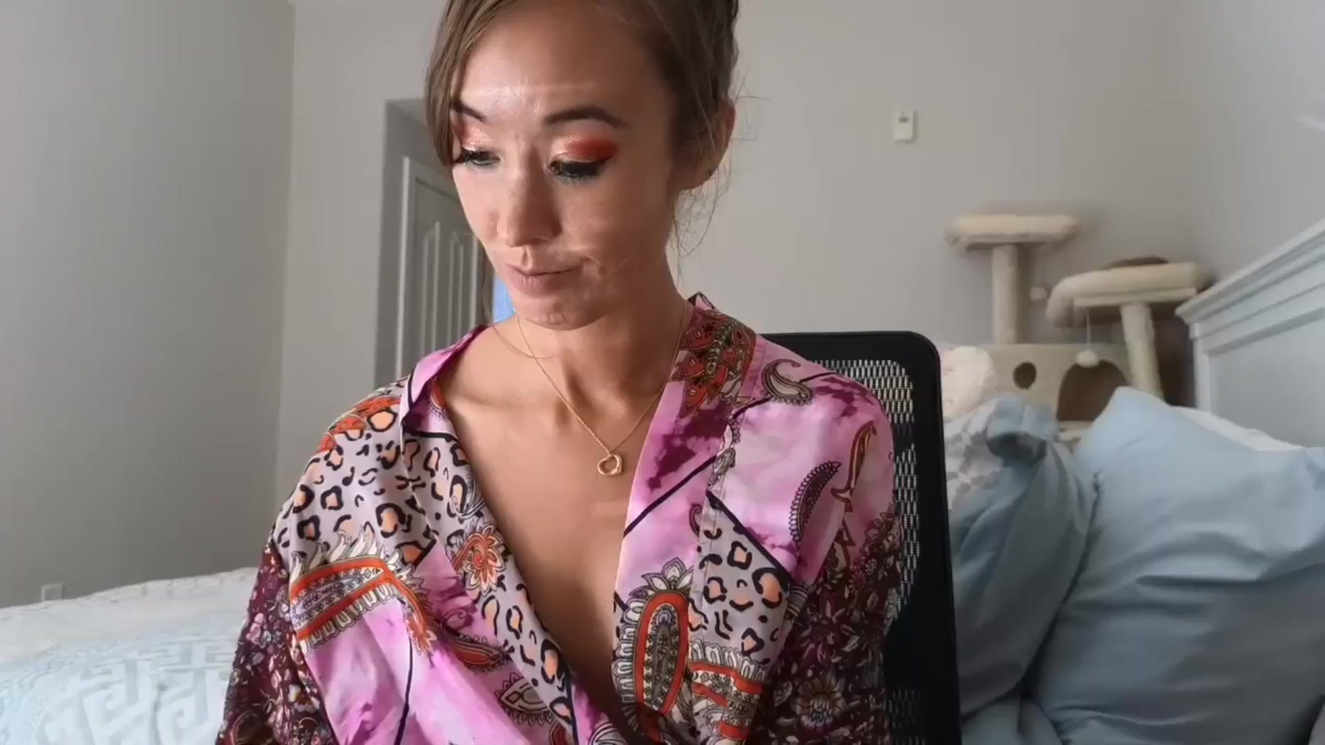 Gallery image thumbnail from Christy_Love's myfreecams stream on, 08/16/2024, 20:55 image 5 of 20