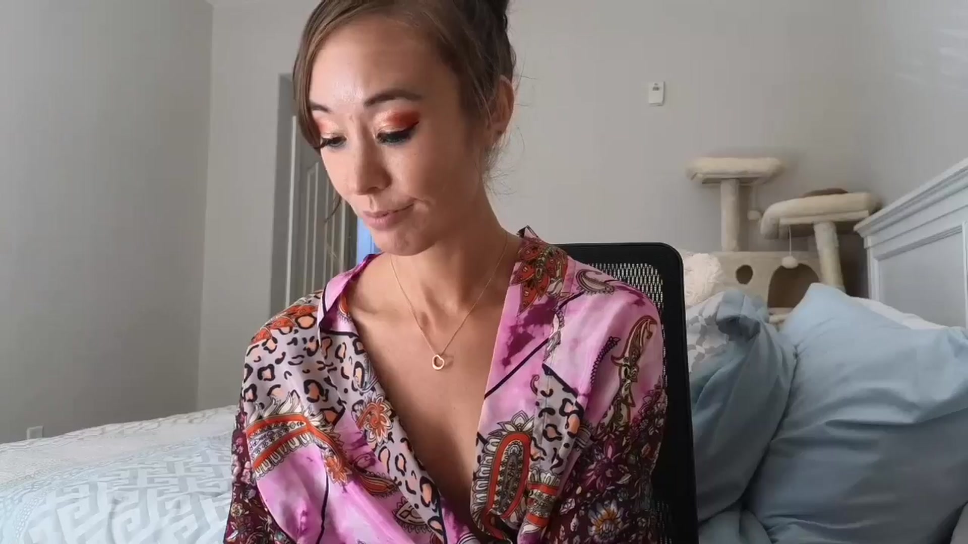 Gallery image thumbnail from Christy_Love's myfreecams stream on, 08/16/2024, 20:55 image 4 of 20