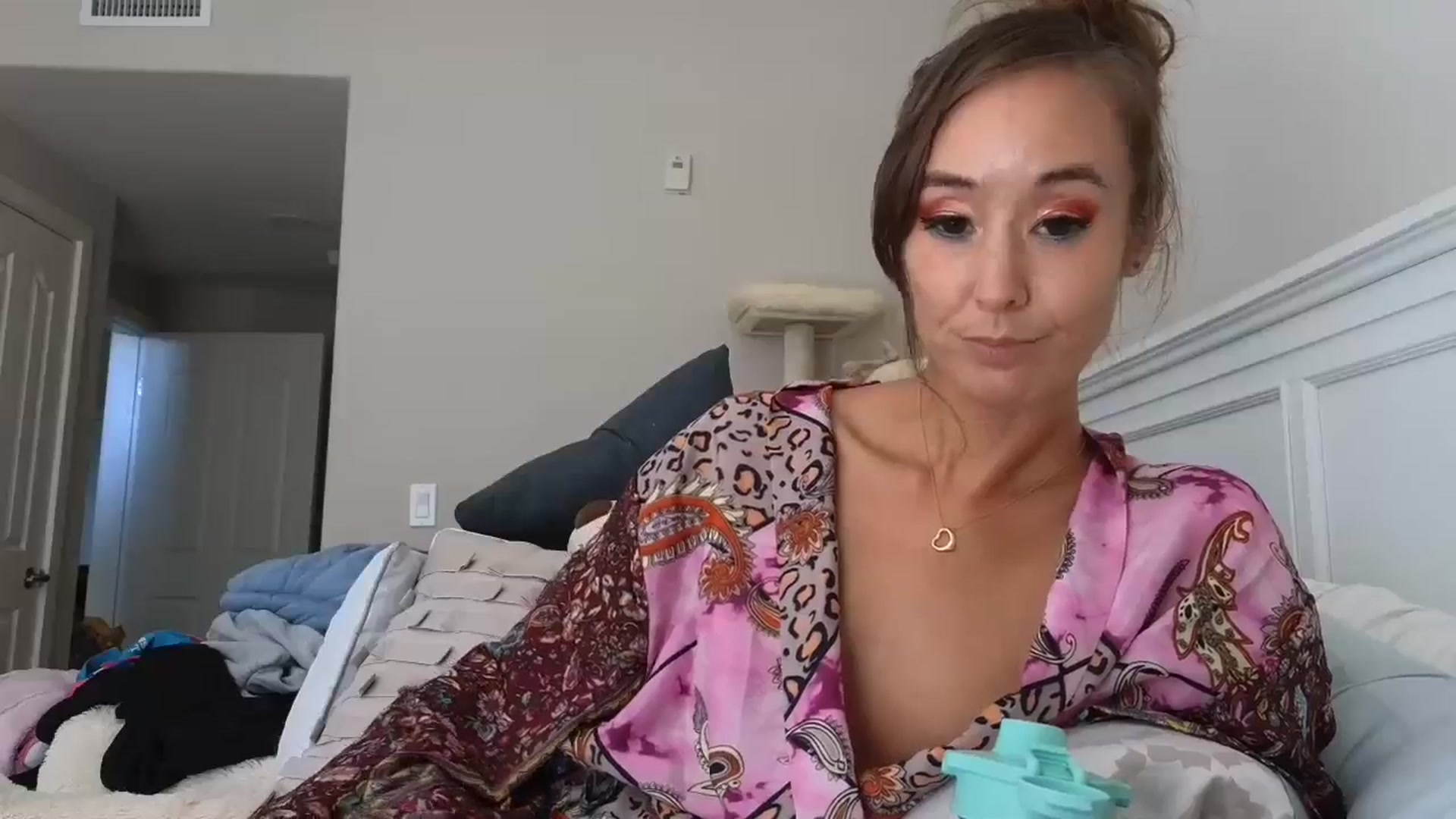 Gallery image thumbnail from Christy_Love's myfreecams stream on, 08/16/2024, 20:55 image 19 of 20