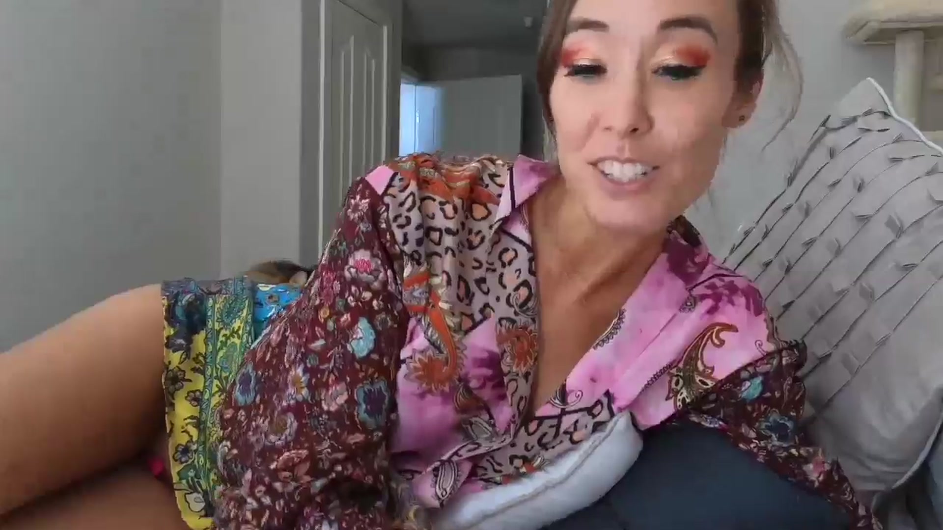 Gallery image thumbnail from Christy_Love's myfreecams stream on, 08/16/2024, 23:17 image 9 of 20