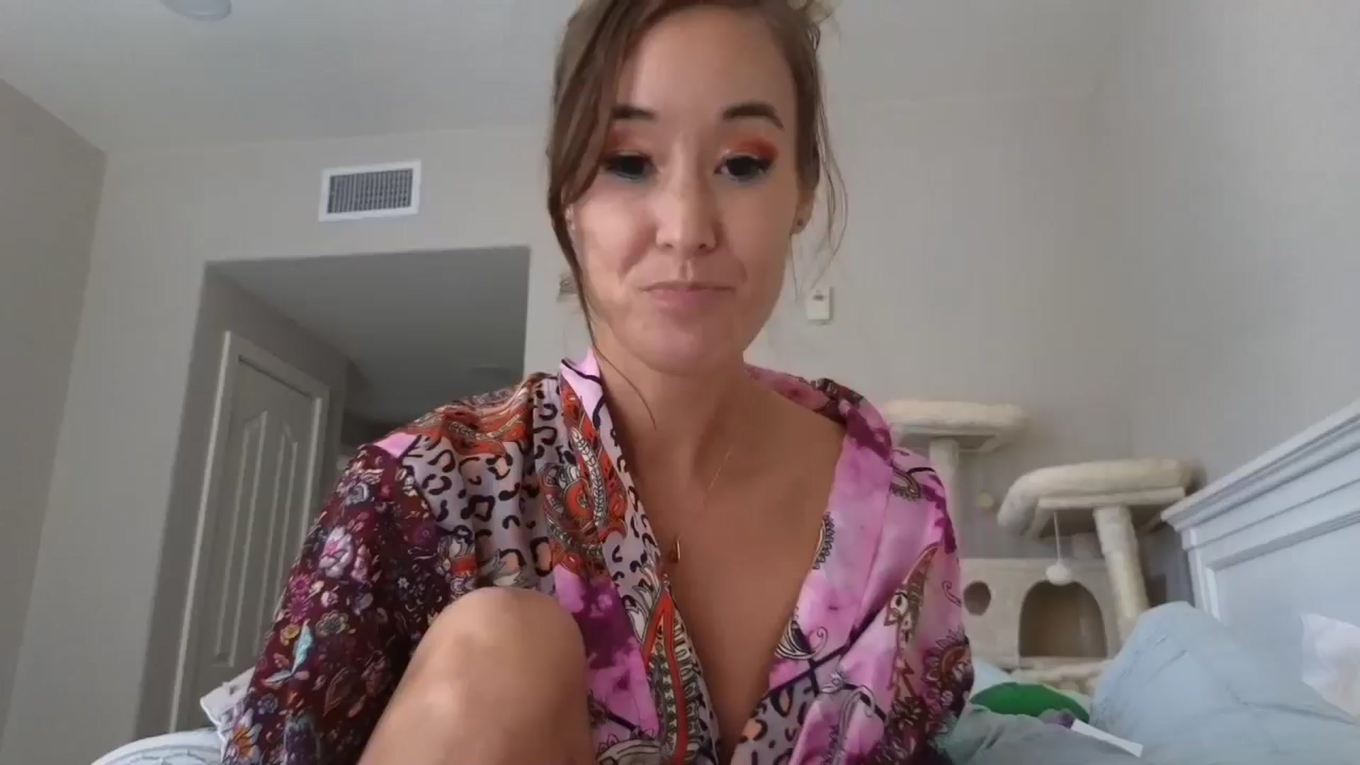 Gallery image thumbnail from Christy_Love's myfreecams stream on, 08/17/2024, 24:09 image 18 of 20