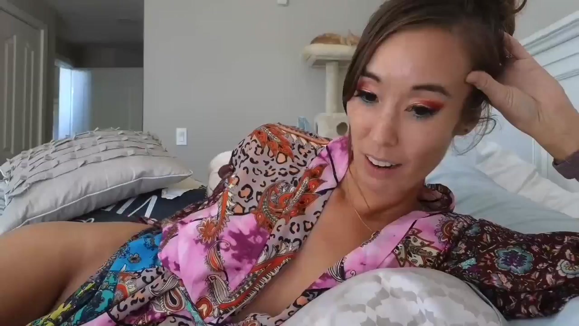 Gallery image thumbnail from Christy_Love's myfreecams stream on, 08/17/2024, 24:09 image 7 of 20