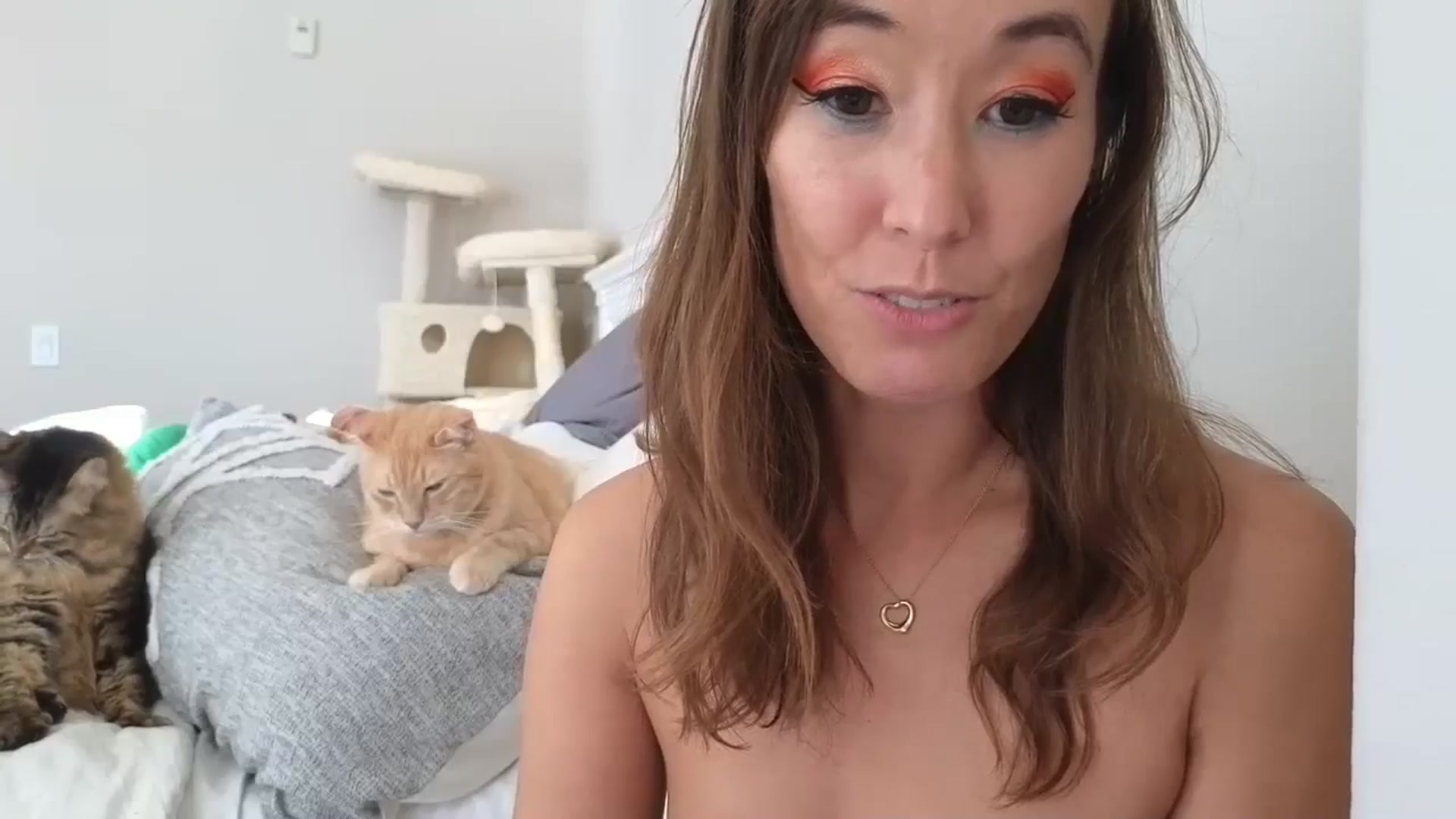 Gallery image thumbnail from Christy_Love's myfreecams stream on, 10/27/2024, 24:03 image 10 of 20