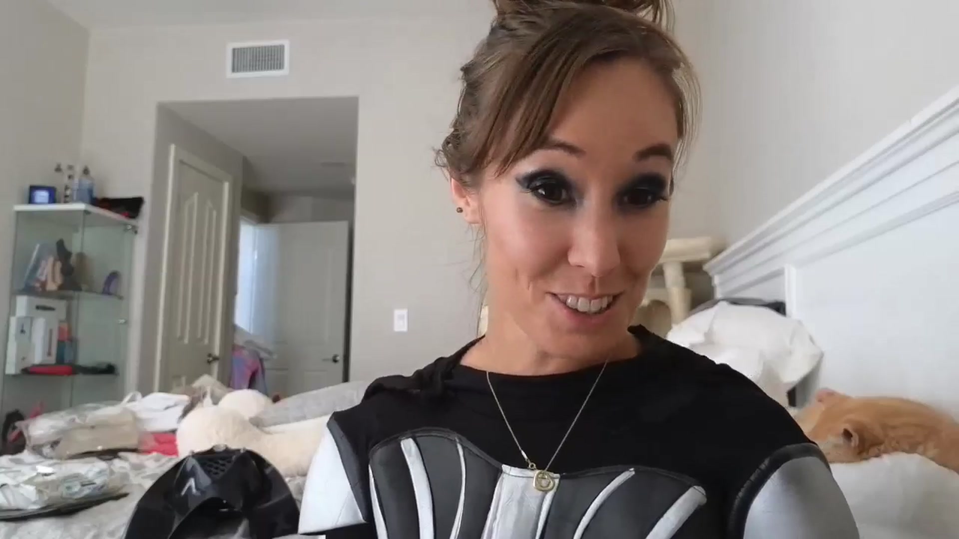 Gallery image thumbnail from Christy_Love's myfreecams stream on, 10/27/2024, 19:47 image 19 of 20
