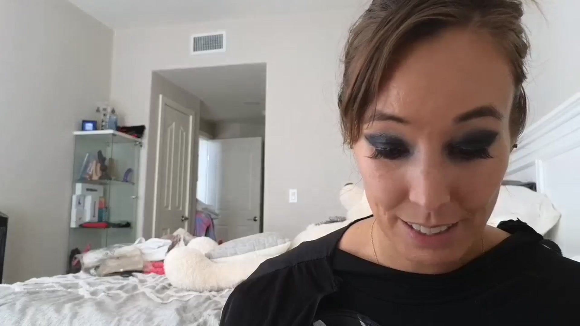 Gallery image thumbnail from Christy_Love's myfreecams stream on, 10/27/2024, 19:47 image 9 of 20