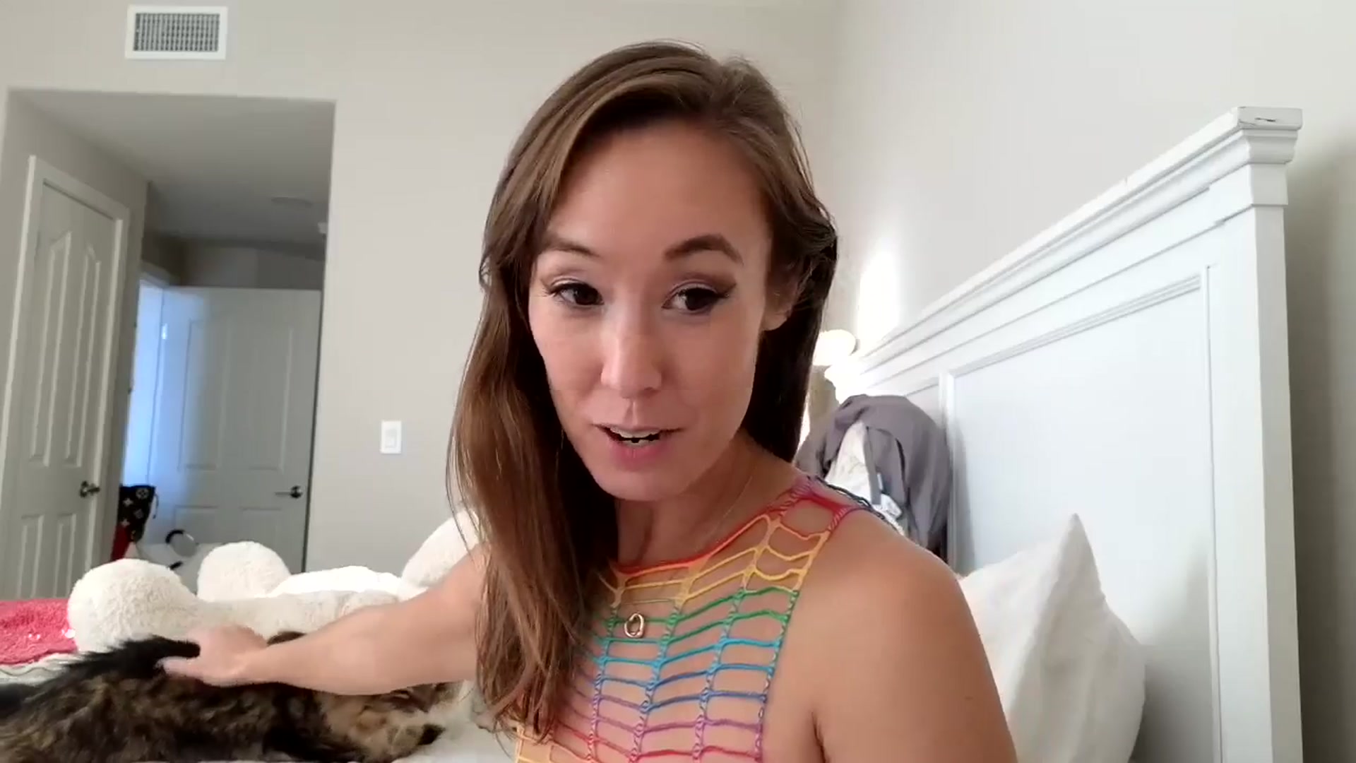 Gallery image thumbnail from Christy_Love's myfreecams stream on, 11/05/2024, 24:24 image 4 of 20