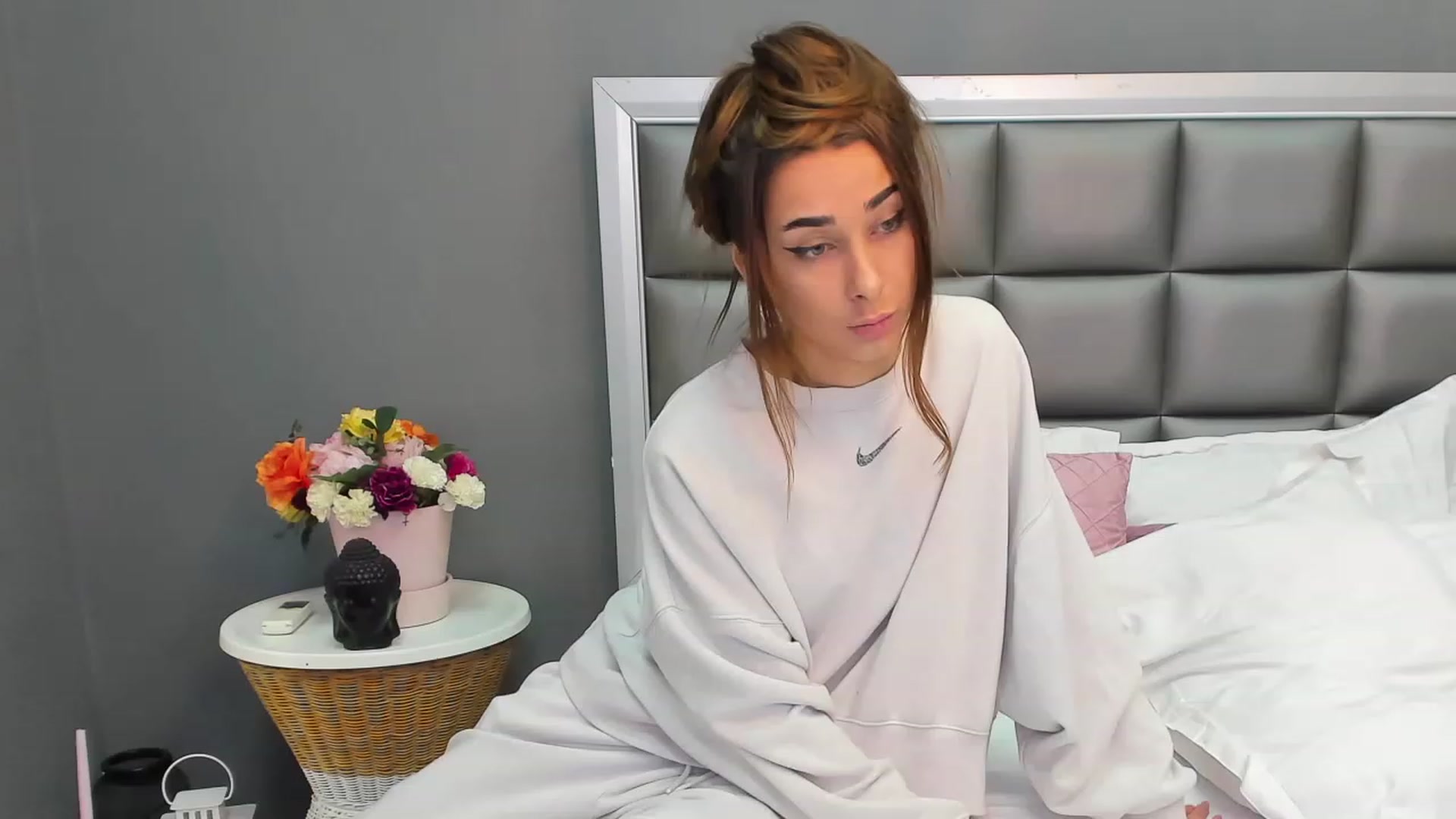 Gallery image thumbnail from ChristynaRos's myfreecams stream on, 02/03/2023, 03:27 image 16 of 20