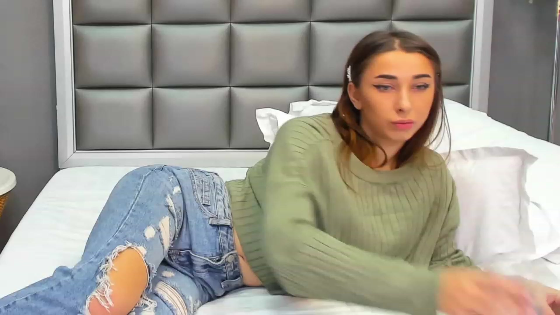 Gallery image thumbnail from ChristynaRos's myfreecams stream on, 02/09/2023, 03:27 image 17 of 20