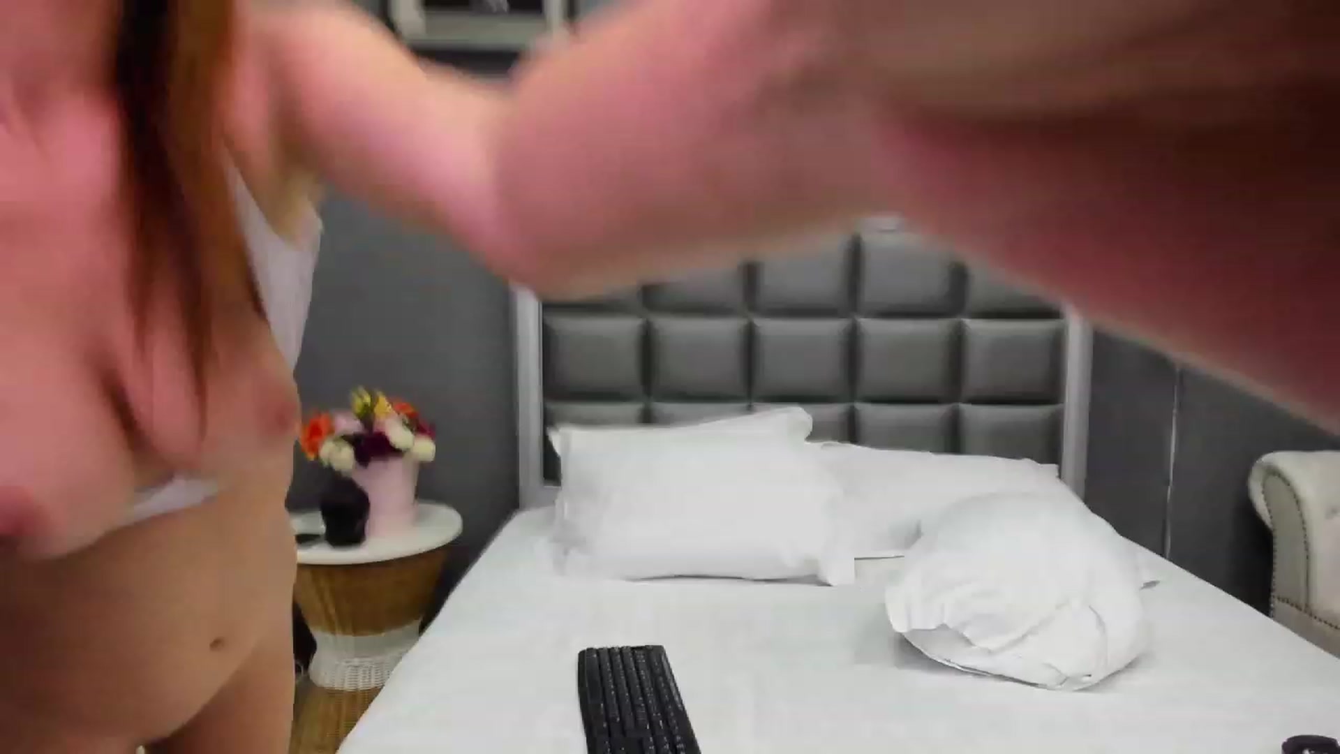 Gallery image thumbnail from ChristynaRos's myfreecams stream on, 02/09/2023, 21:12 image 18 of 20