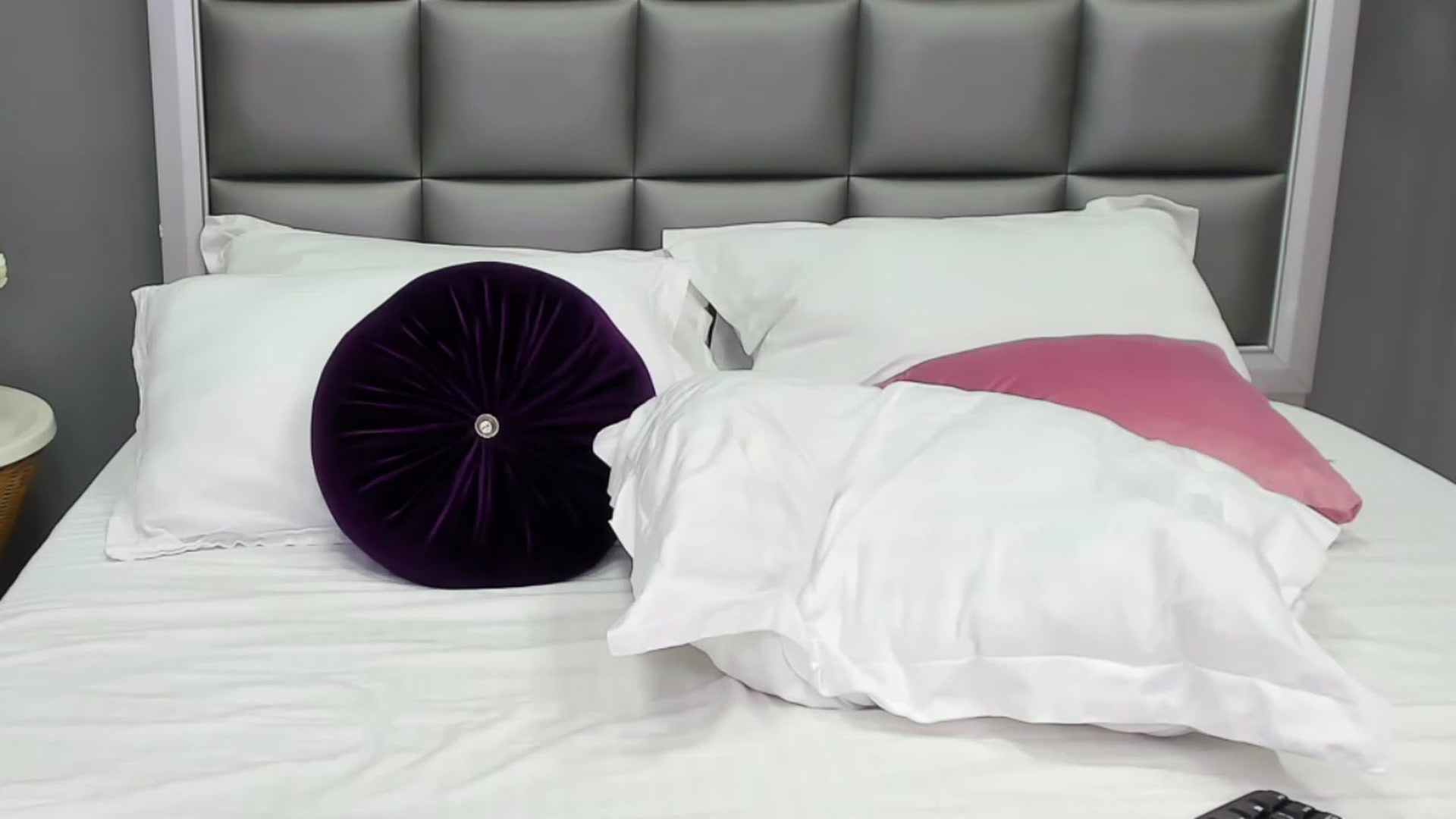 Gallery image thumbnail from ChristynaRos's myfreecams stream on, 02/11/2023, 24:58 image 14 of 20