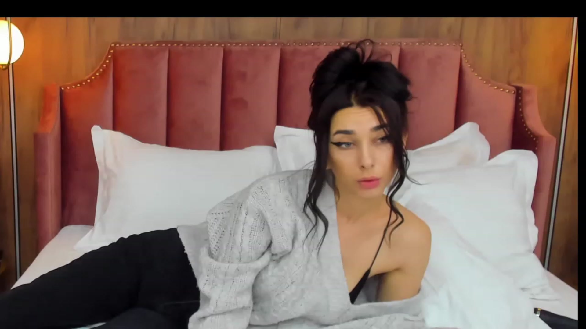 Gallery image thumbnail from ChristynaRos's myfreecams stream on, 03/01/2023, 03:36 image 19 of 20