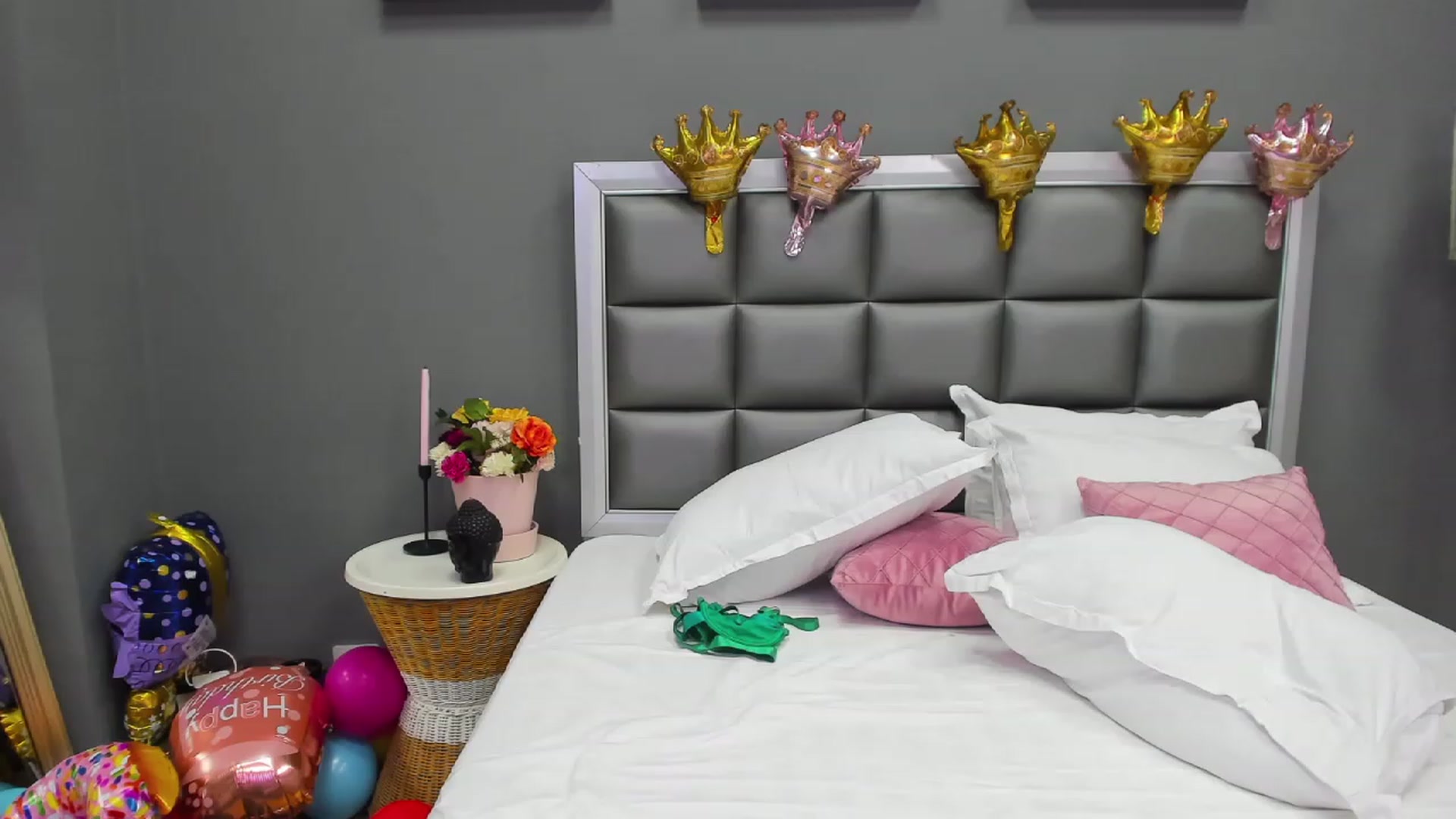 Gallery image thumbnail from ChristynaRos's myfreecams stream on, 03/03/2023, 22:37 image 18 of 20