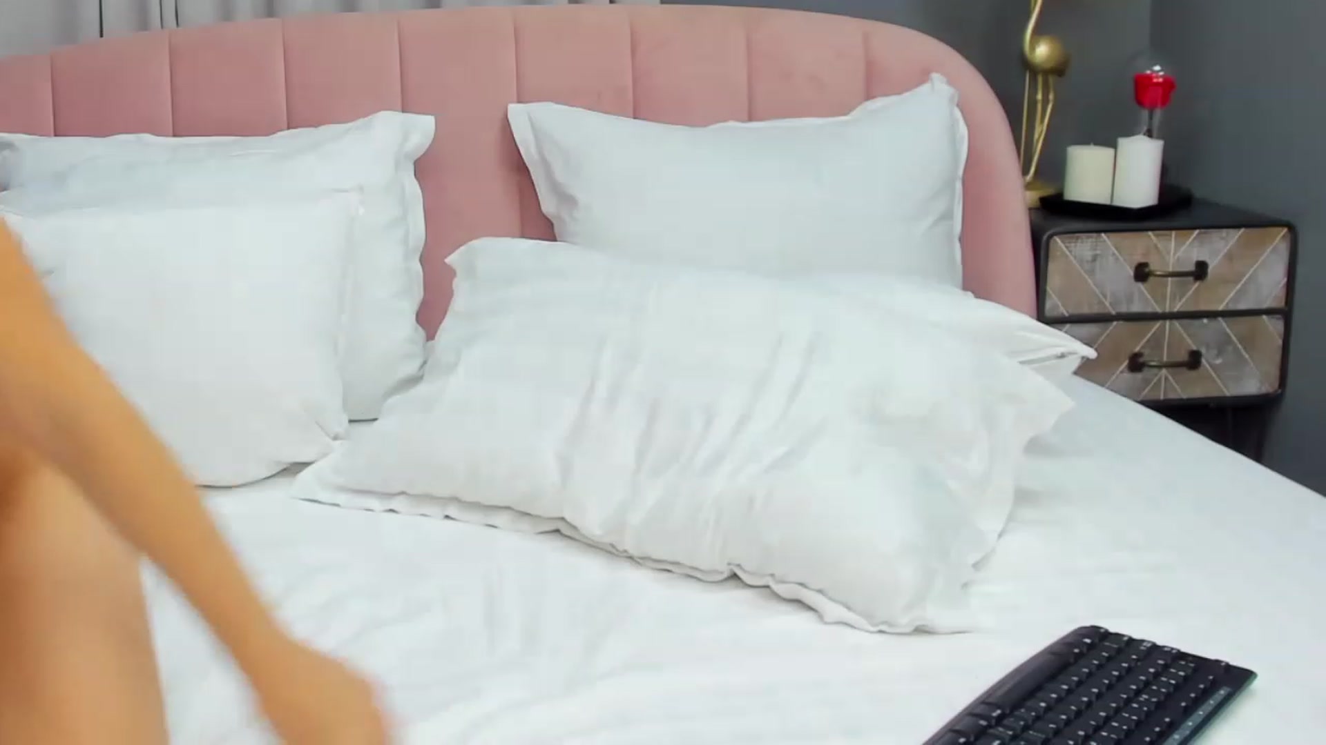 Gallery image thumbnail from ChristynaRos's myfreecams stream on, 04/09/2023, 21:40 image 7 of 20