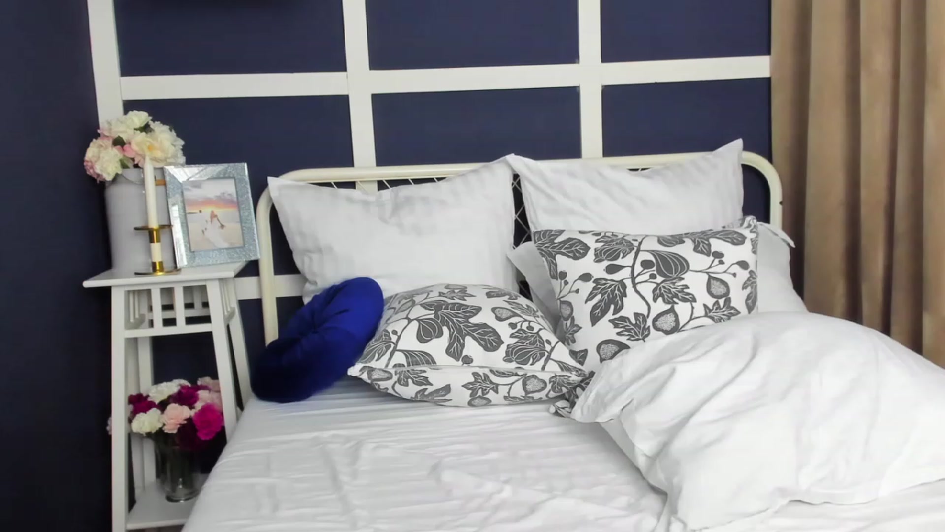 Gallery image thumbnail from ChristynaRos's myfreecams stream on, 05/19/2023, 21:20 image 11 of 20