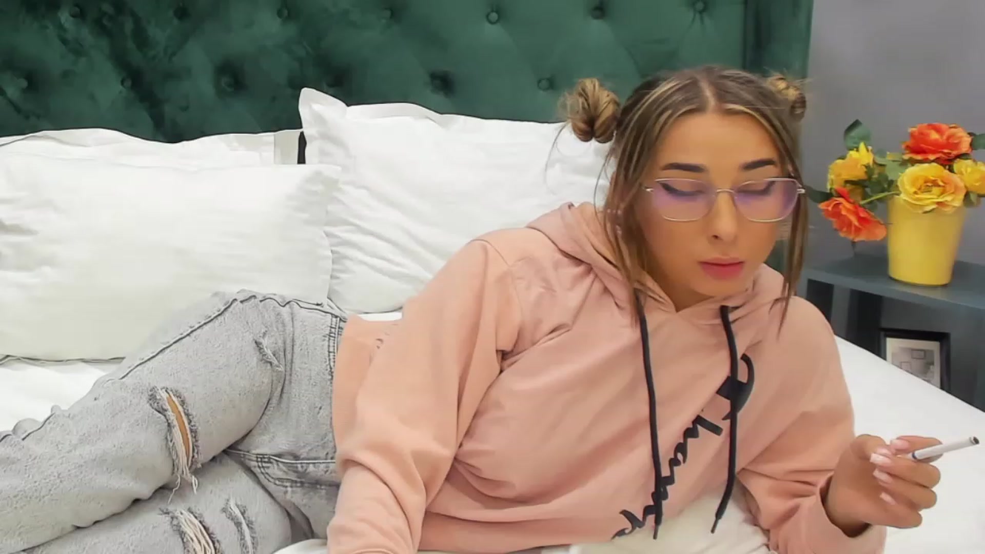 Gallery image thumbnail from ChristynaRos's myfreecams stream on, 08/01/2023, 02:39 image 19 of 20