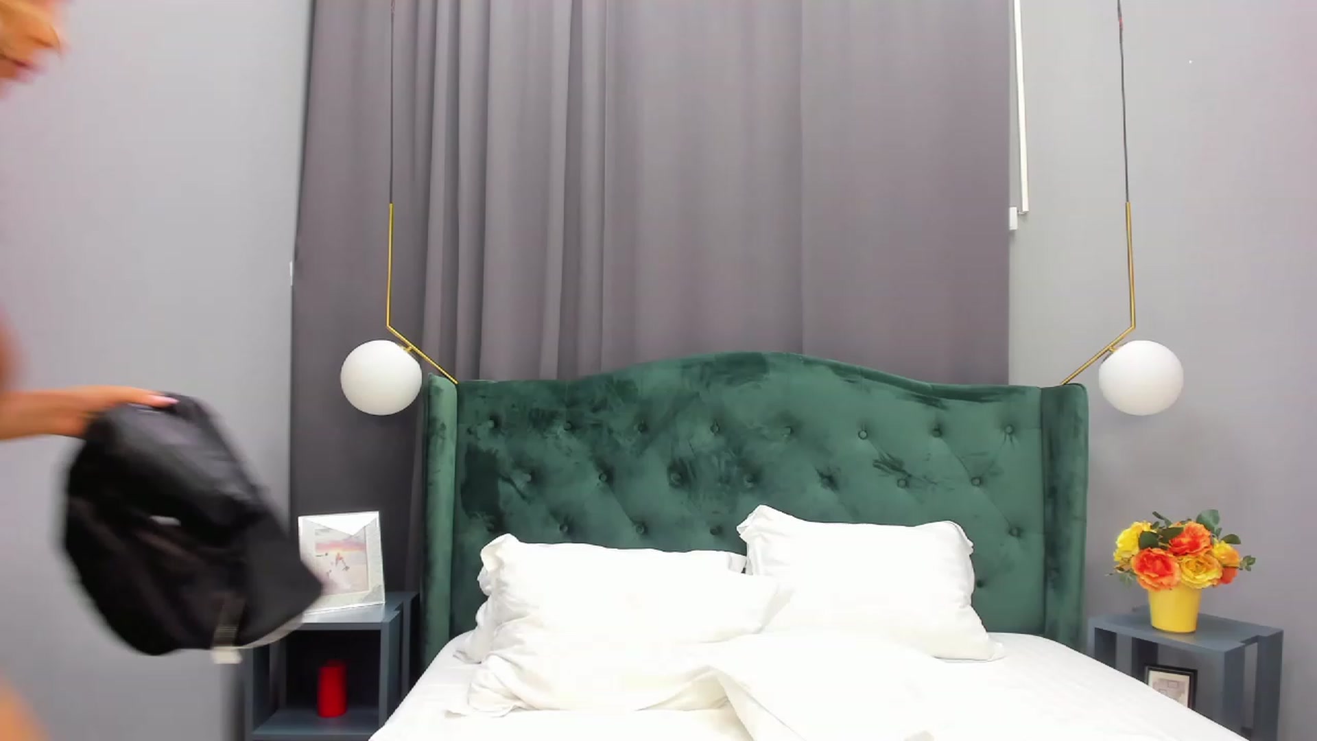 Gallery image thumbnail from ChristynaRos's myfreecams stream on, 08/04/2023, 21:58 image 18 of 20