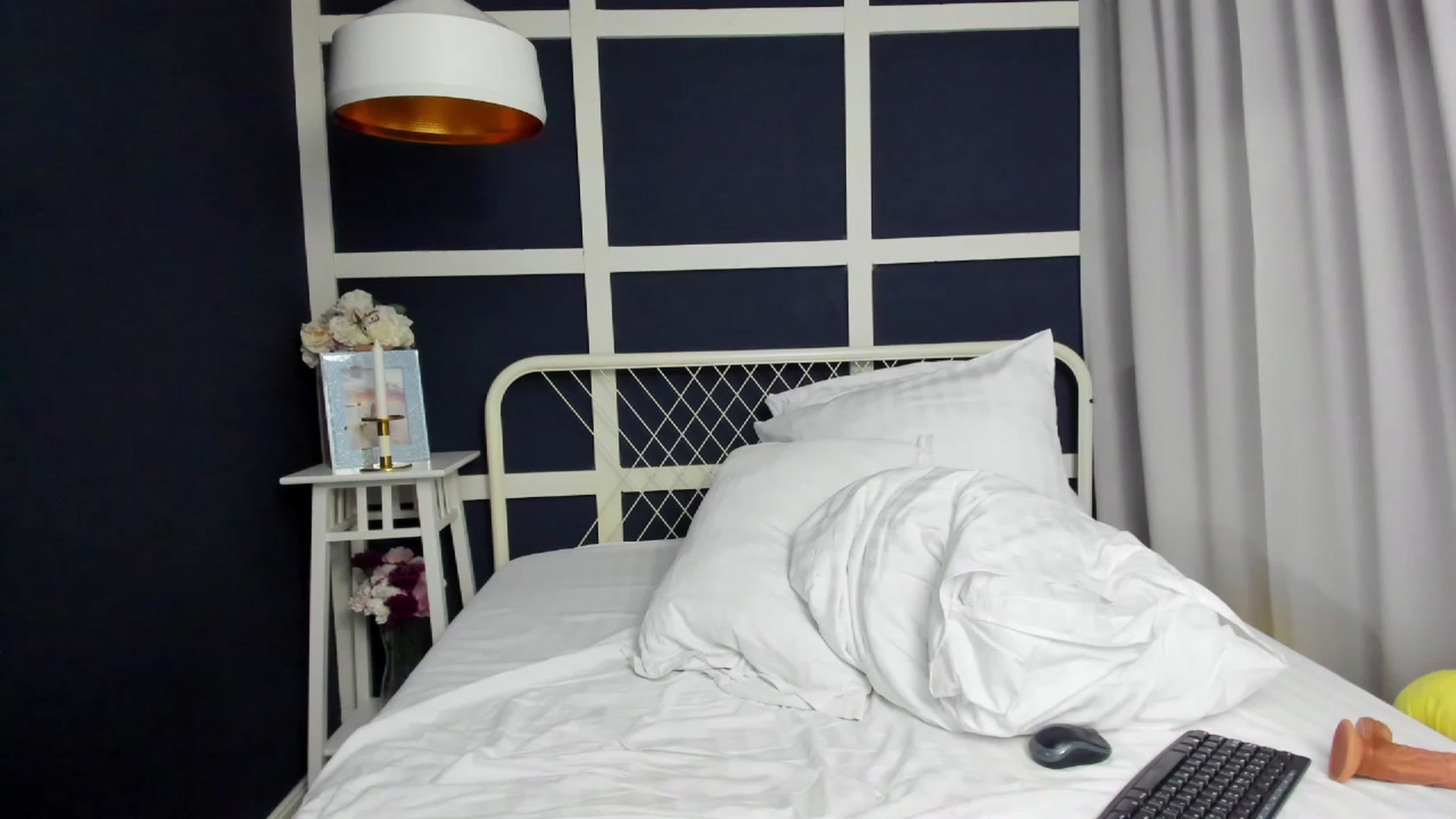 Gallery image thumbnail from ChristynaRos's myfreecams stream on, 09/25/2023, 04:35 image 19 of 20