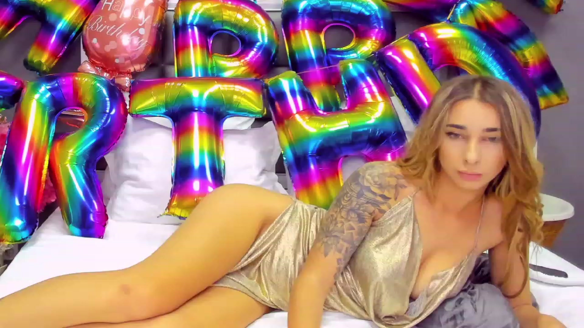 Gallery image thumbnail from ChristynaRos's myfreecams stream on, 10/25/2023, 23:17 image 17 of 20