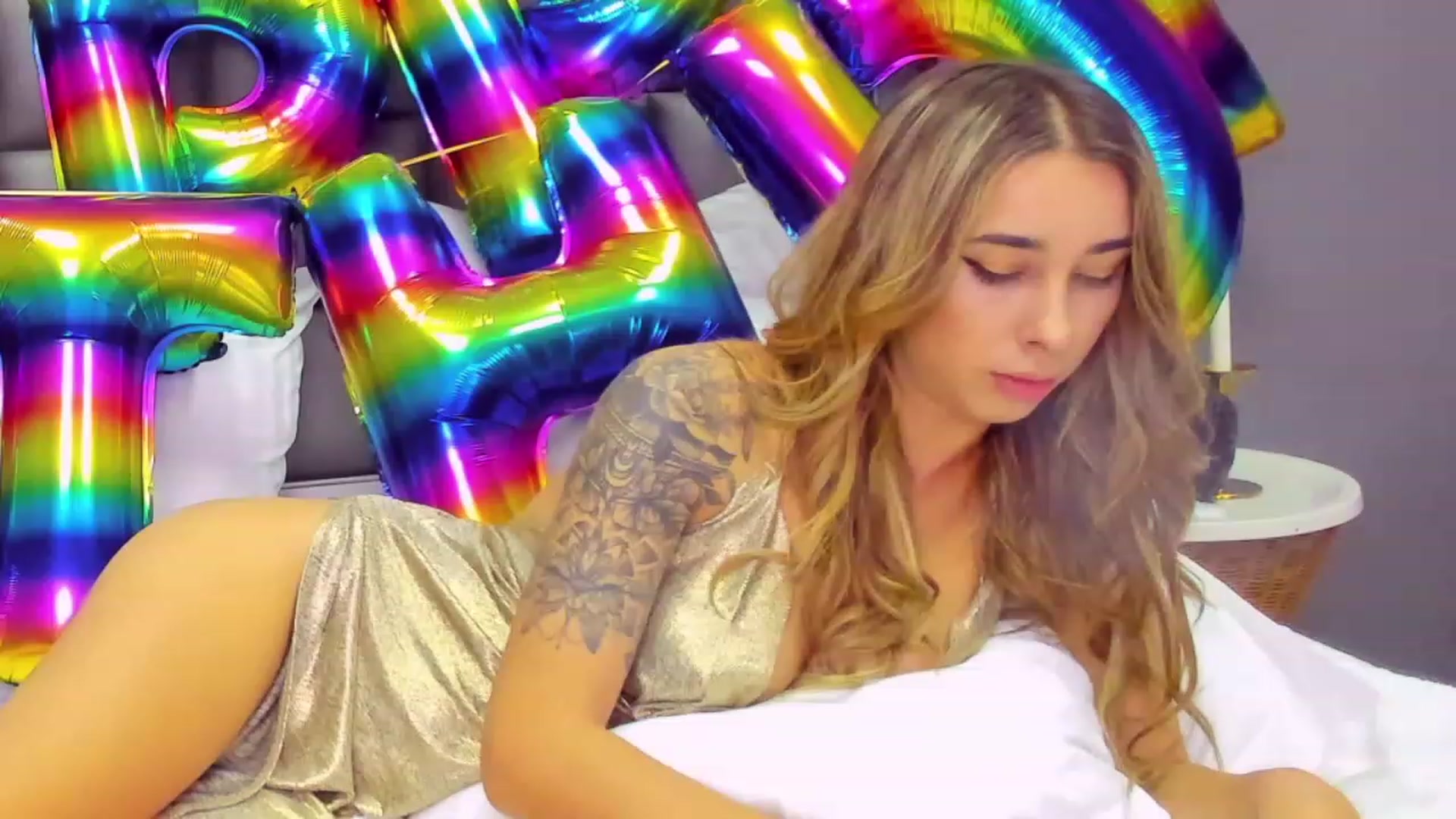 Gallery image thumbnail from ChristynaRos's myfreecams stream on, 10/26/2023, 02:39 image 18 of 20