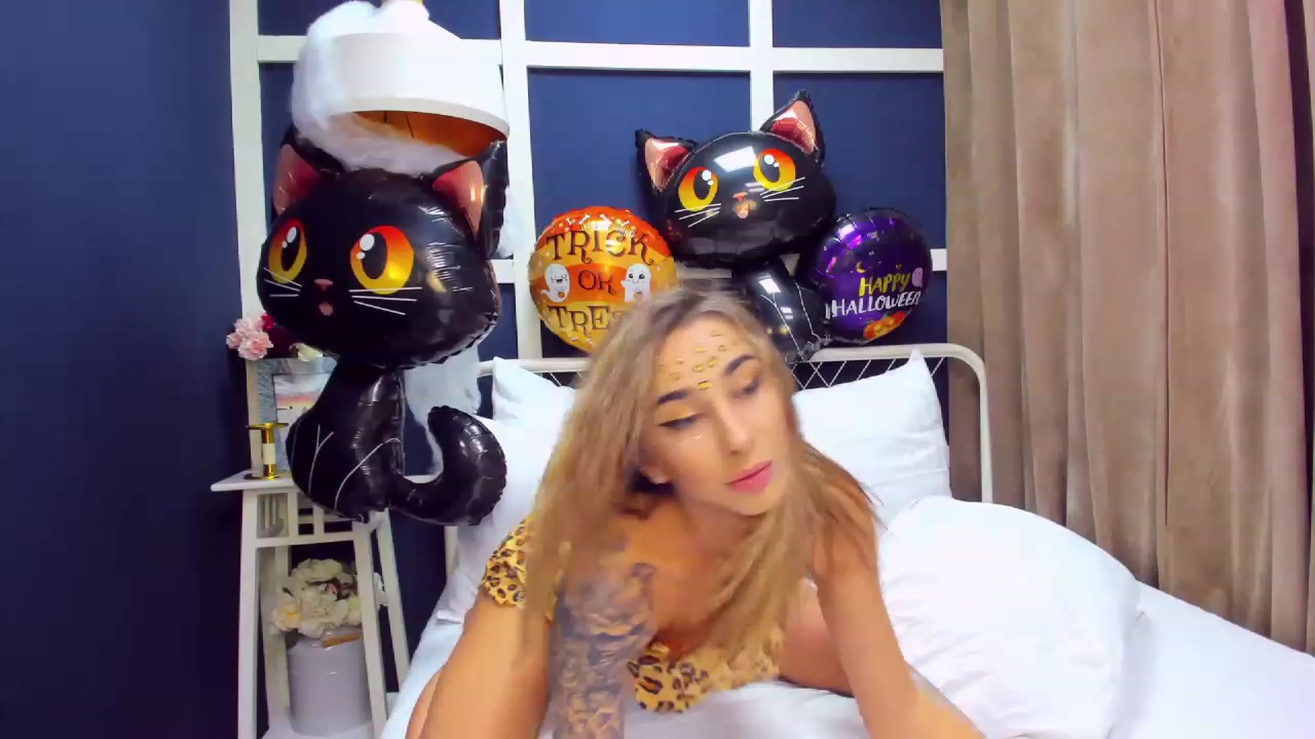 Gallery image thumbnail from ChristynaRos's myfreecams stream on, 10/31/2023, 21:50 image 6 of 20