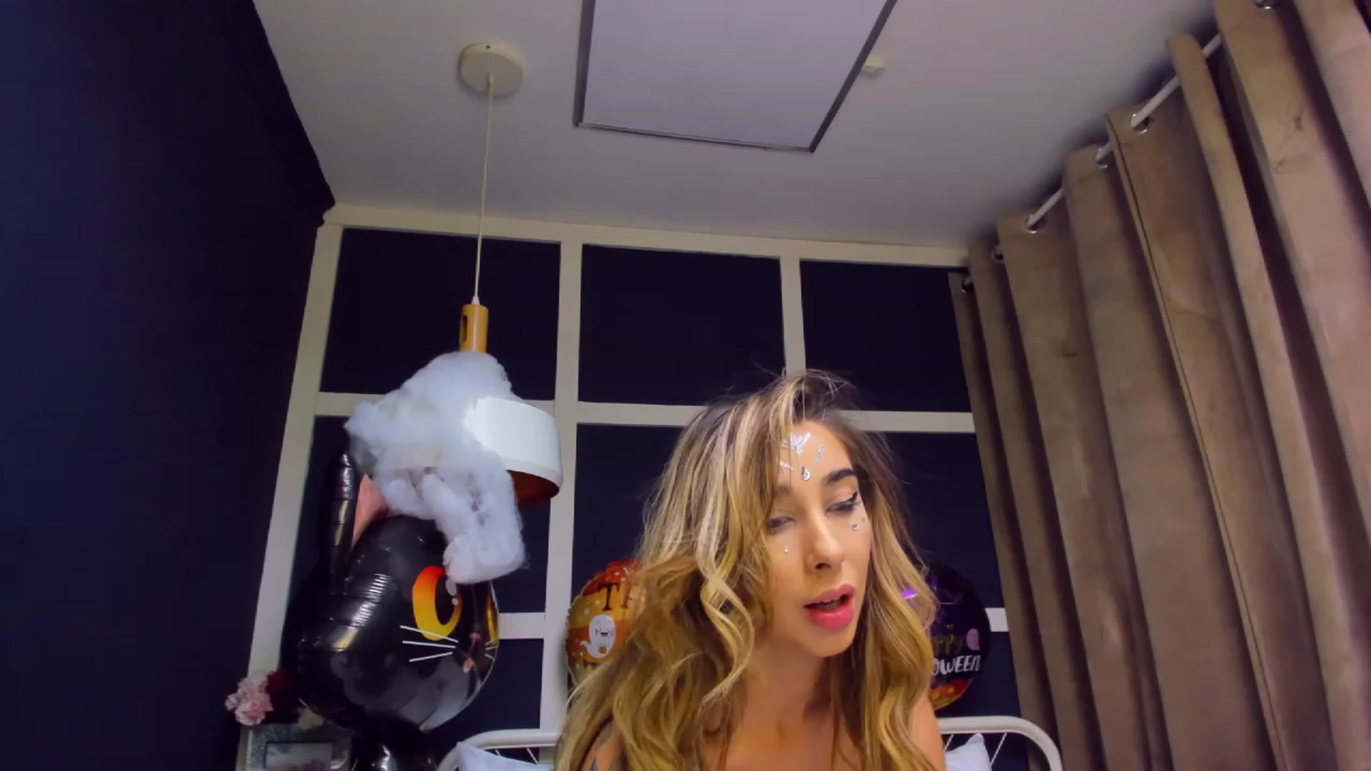 Gallery image thumbnail from ChristynaRos's myfreecams stream on, 11/02/2023, 21:28 image 12 of 20