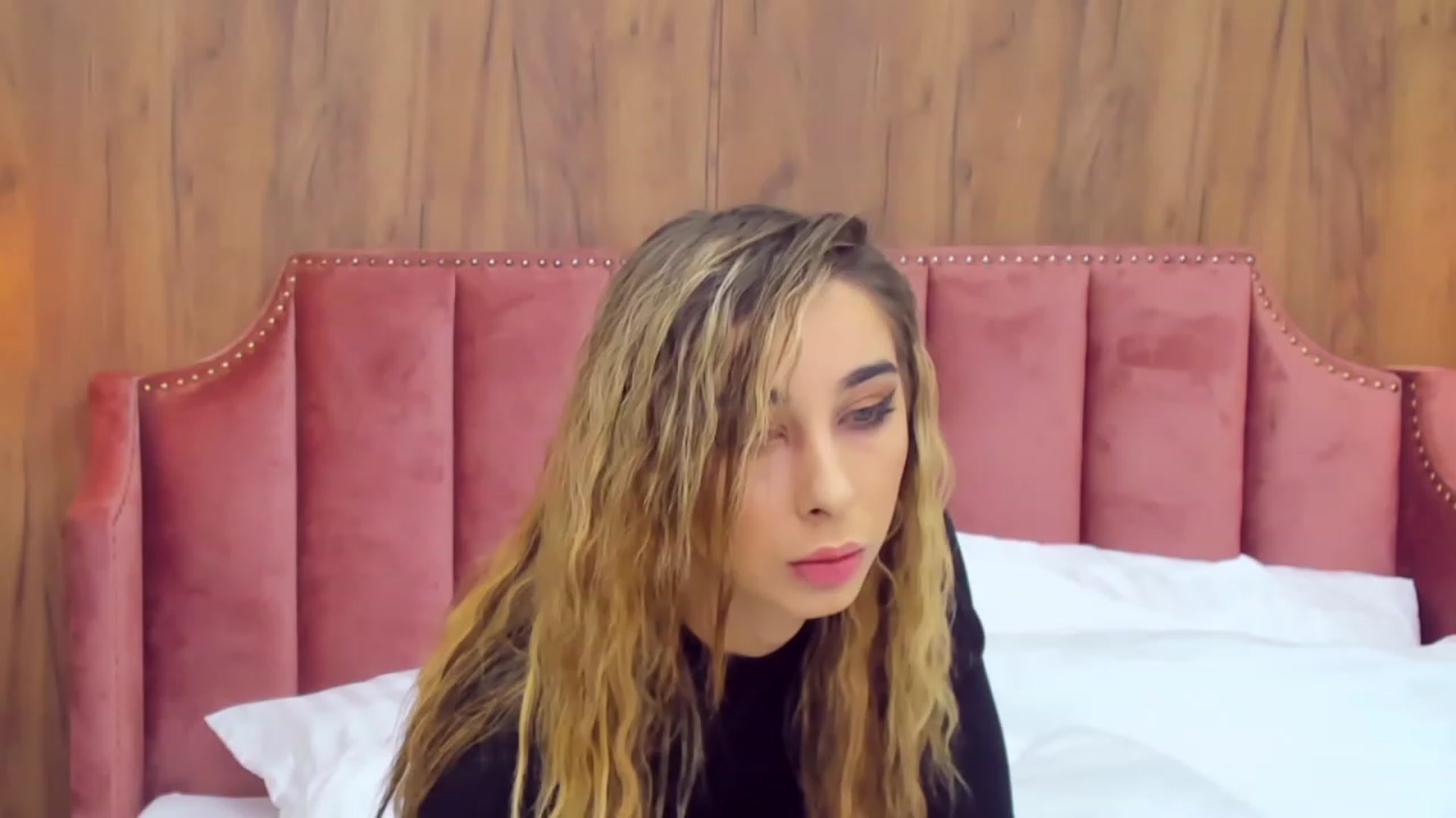 Gallery image thumbnail from ChristynaRos's myfreecams stream on, 11/13/2023, 24:29 image 17 of 20