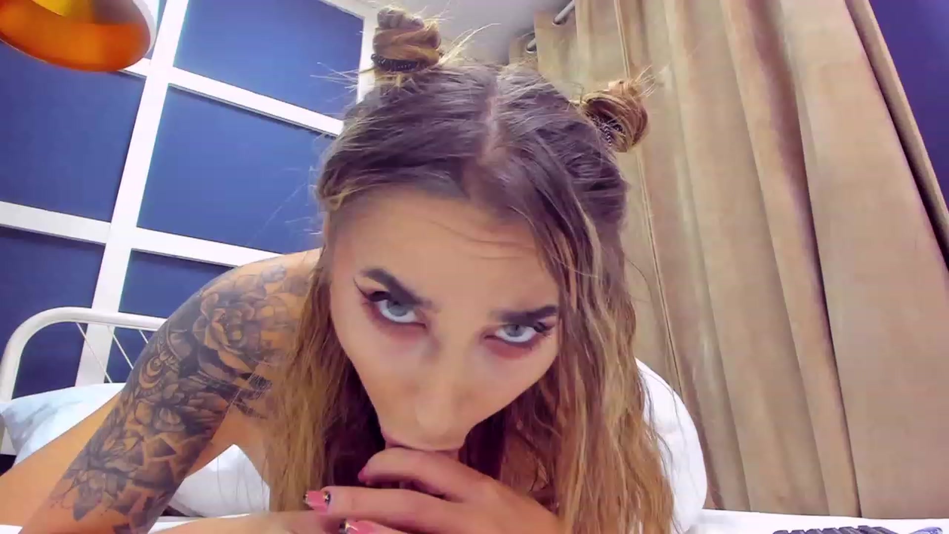 Gallery image thumbnail from ChristynaRos's myfreecams stream on, 11/13/2023, 23:23 image 3 of 20