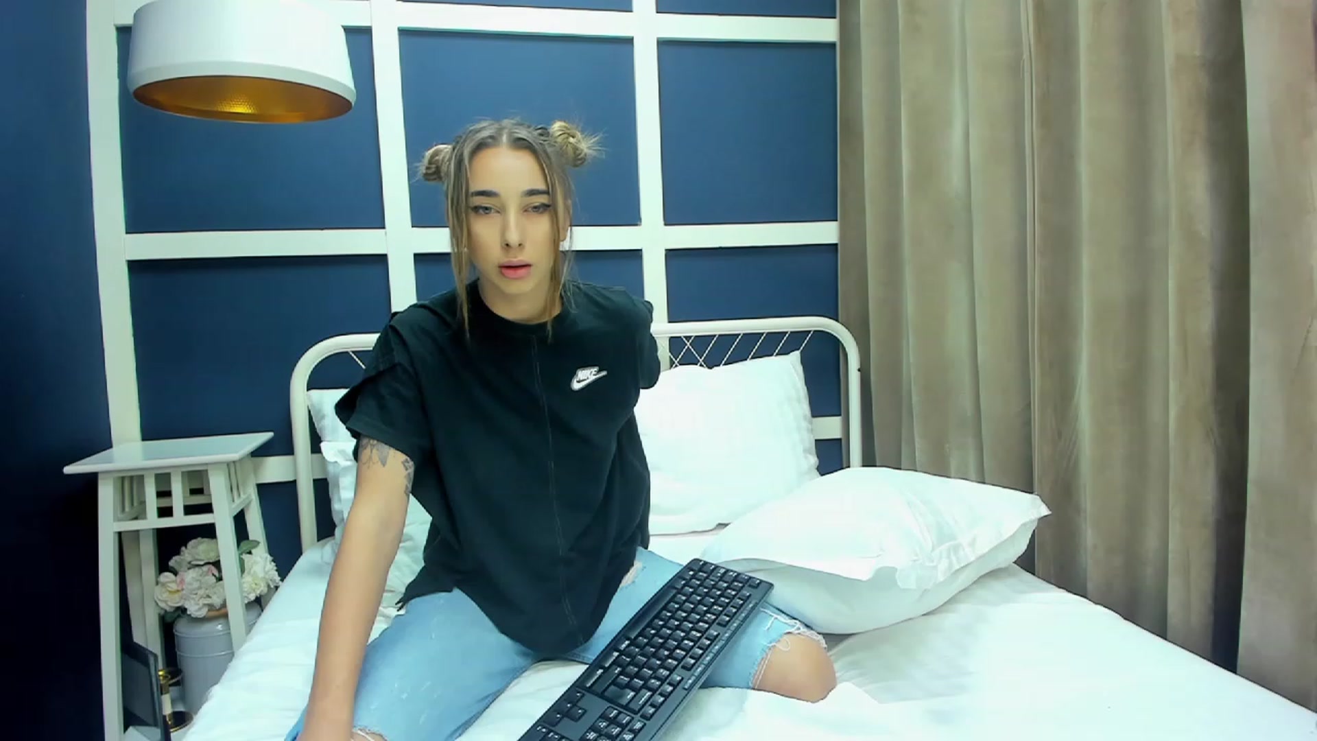 Gallery image thumbnail from ChristynaRos's myfreecams stream on, 11/23/2023, 24:31 image 20 of 20