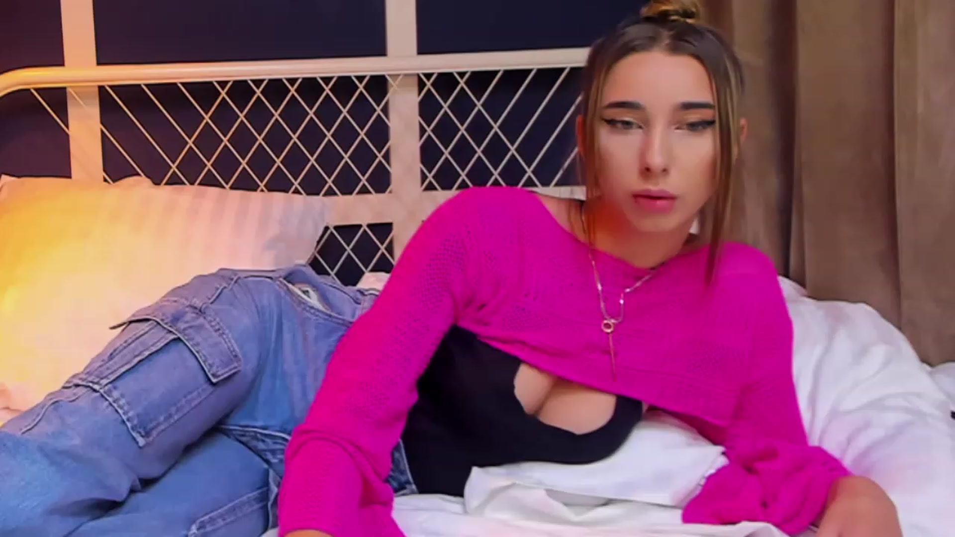 Gallery image thumbnail from ChristynaRos's myfreecams stream on, 11/27/2023, 24:31 image 20 of 20